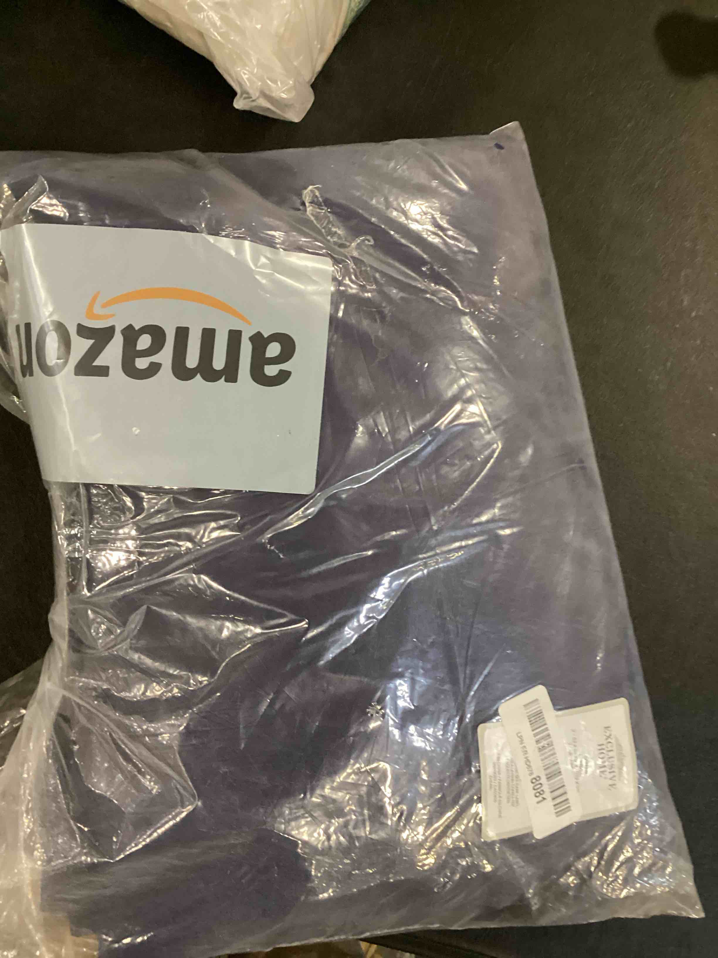 https://s3.amazonaws.com/lotting-images-prod/bidfta/BLU6440793_1718372091205.jpeg
