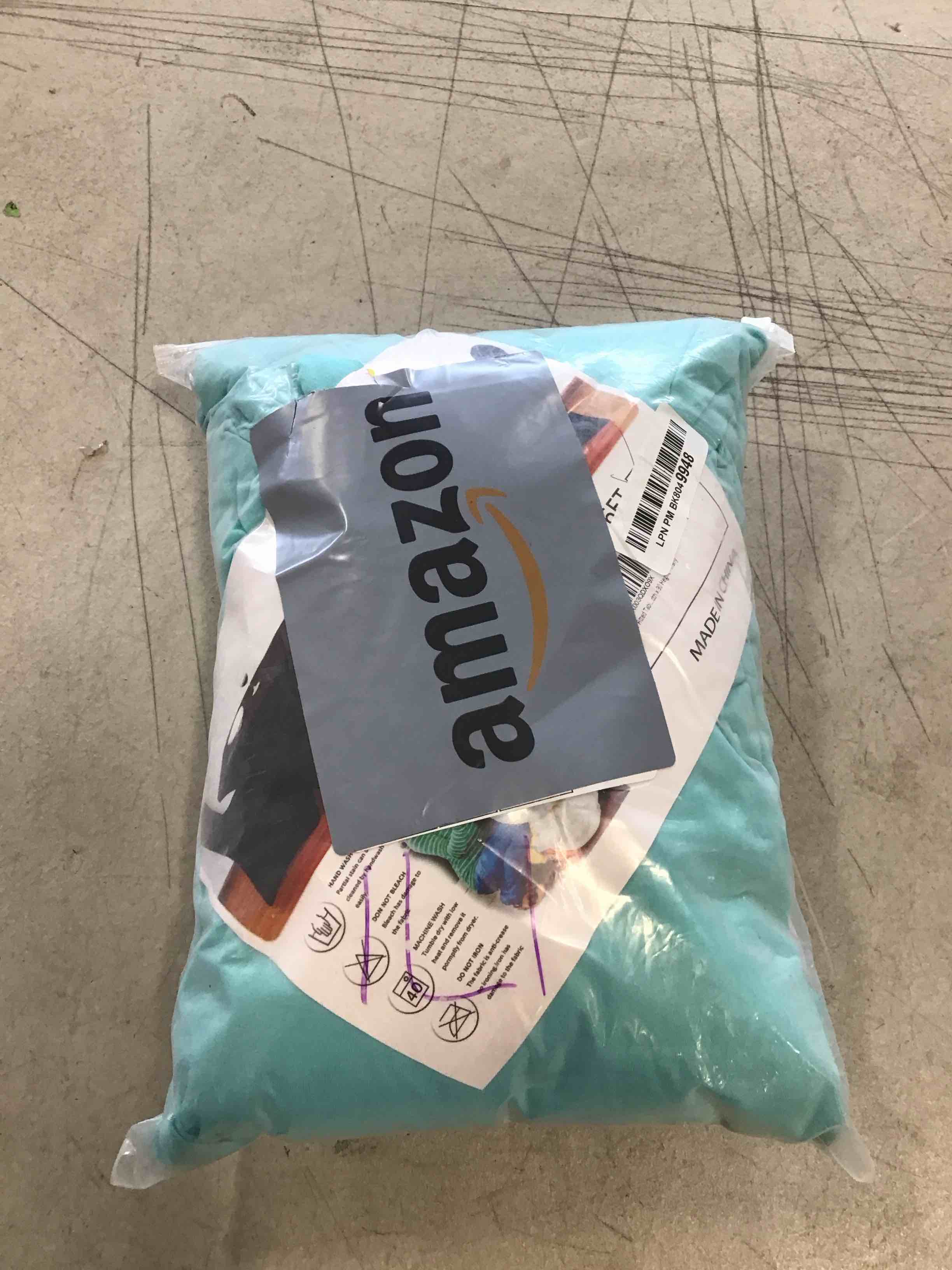 https://s3.amazonaws.com/lotting-images-prod/bidfta/BLU6441738_1721765178519.jpeg