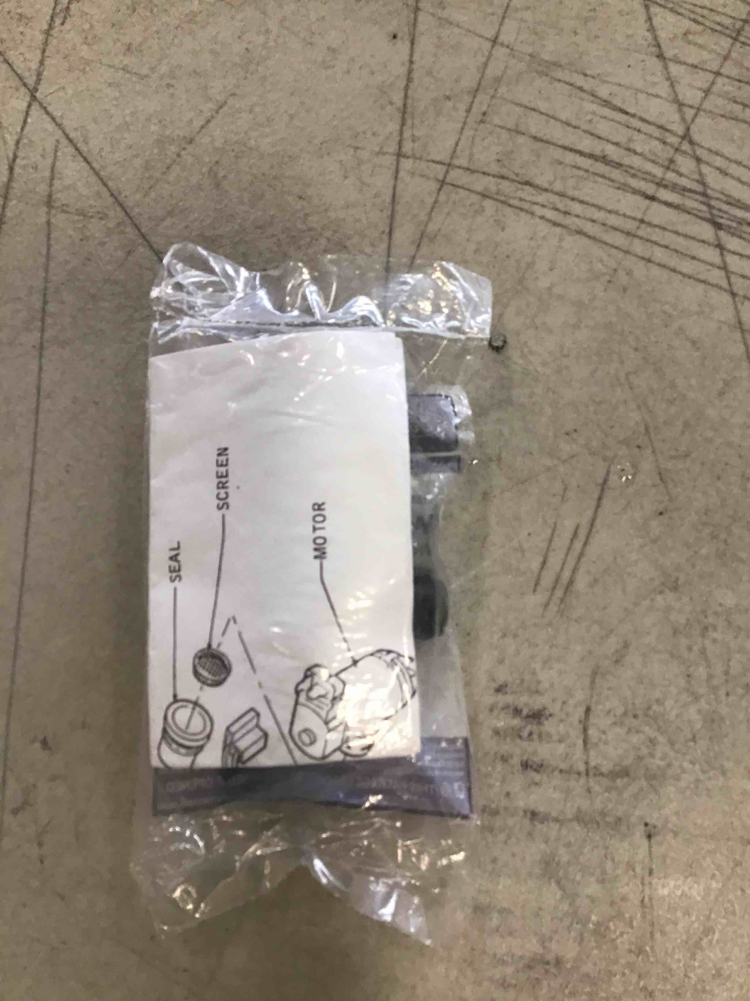 https://s3.amazonaws.com/lotting-images-prod/bidfta/BLU6441750_1721765770518.jpeg