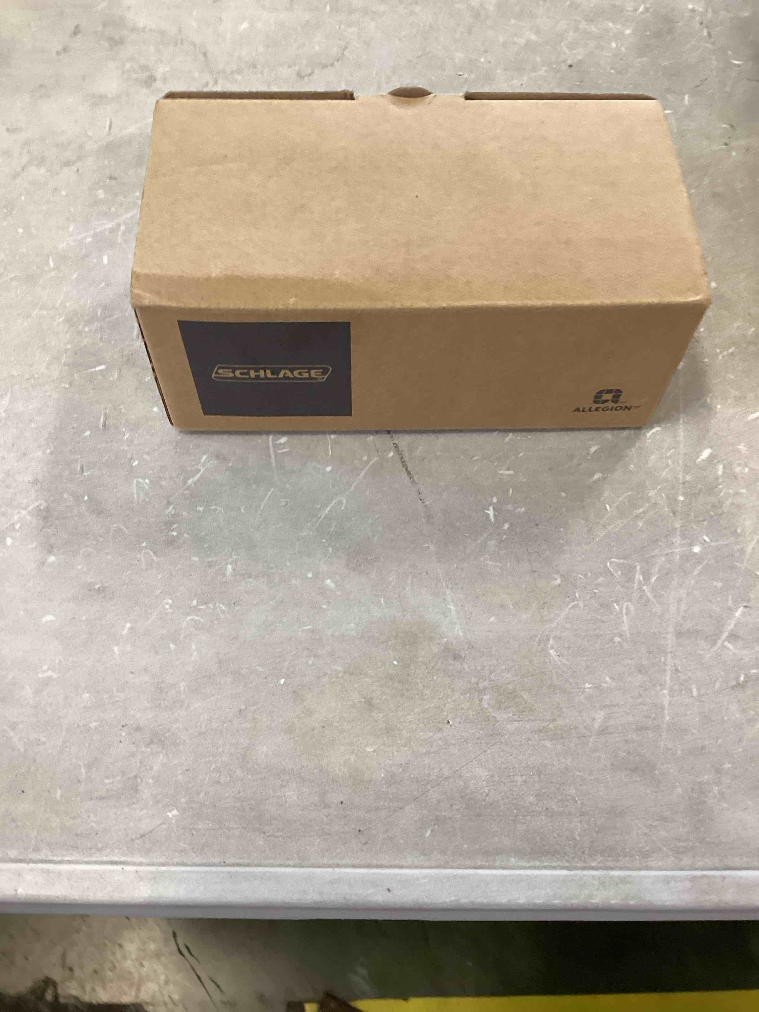 https://s3.amazonaws.com/lotting-images-prod/bidfta/BLU6441877_1722449953558.jpeg