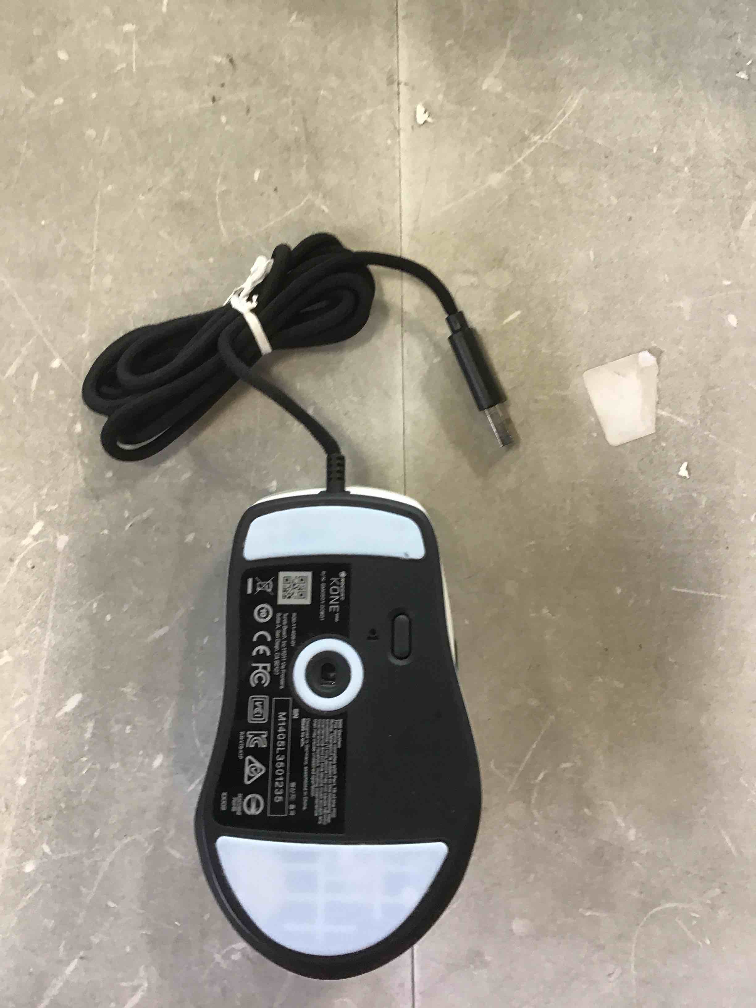 https://s3.amazonaws.com/lotting-images-prod/bidfta/BLU6441952_1722523034861.jpeg