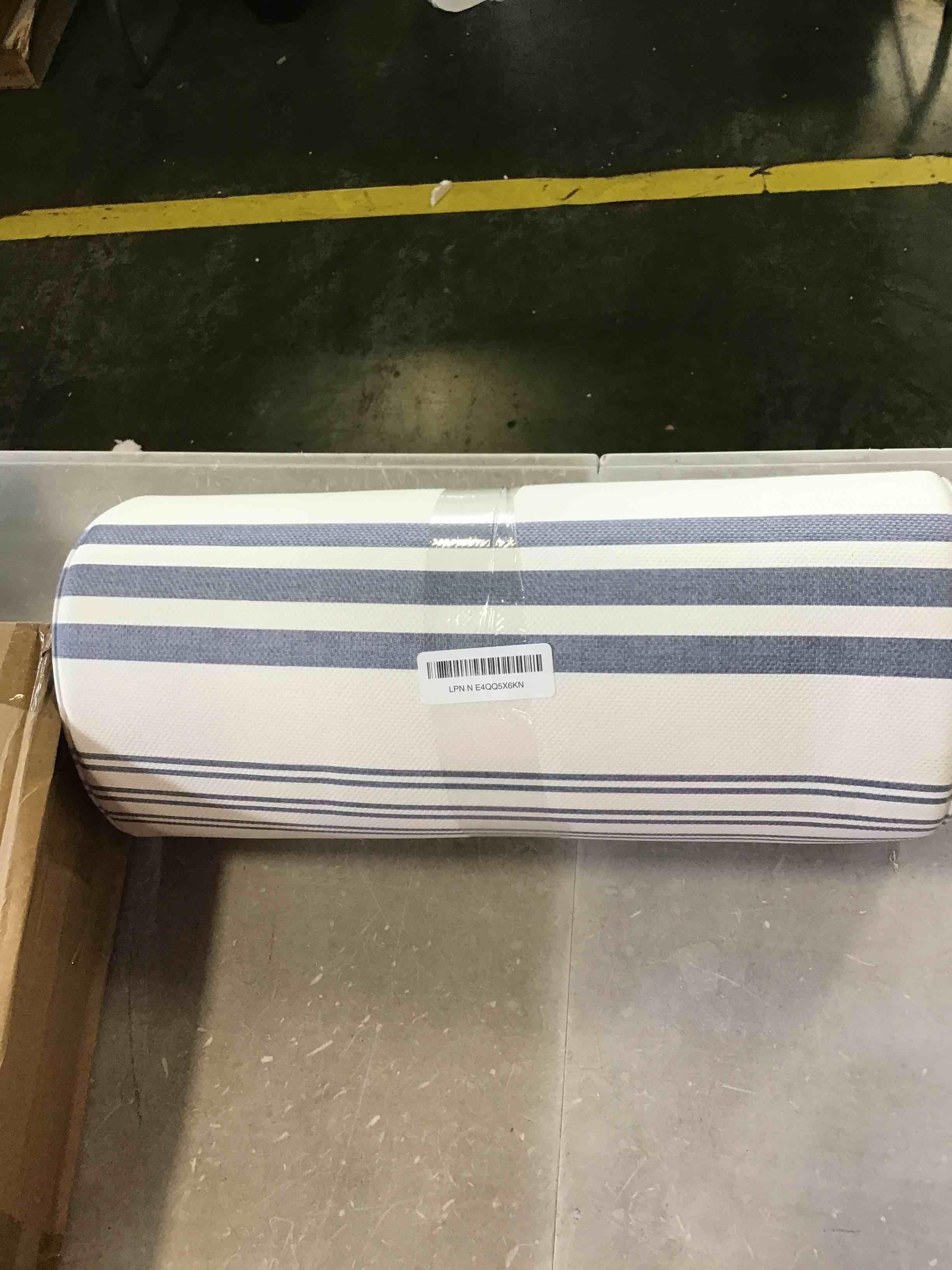 https://s3.amazonaws.com/lotting-images-prod/bidfta/BLU6442022_1722534925786.jpeg