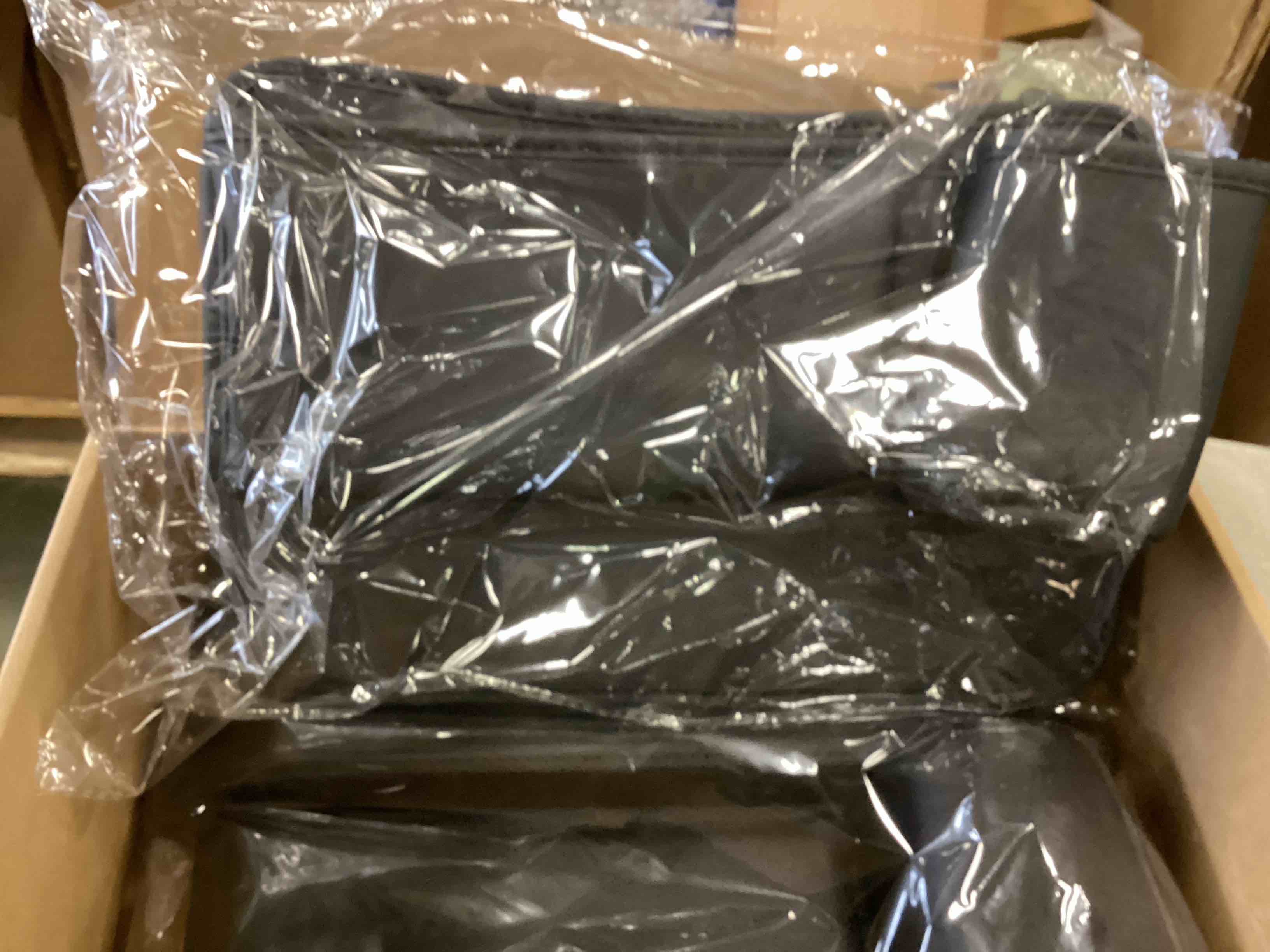 https://s3.amazonaws.com/lotting-images-prod/bidfta/BLU6444494_1717244055370.jpeg