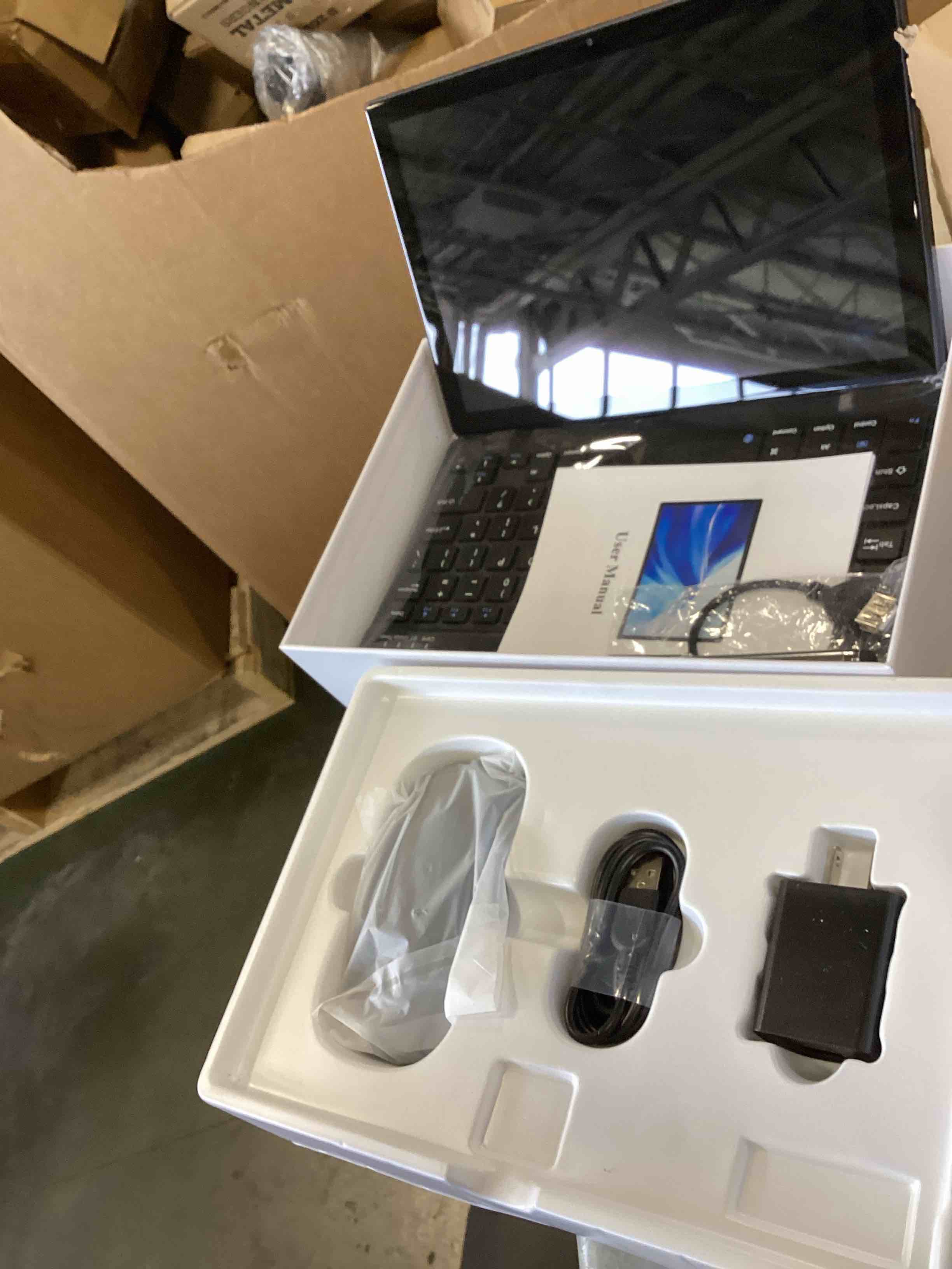 https://s3.amazonaws.com/lotting-images-prod/bidfta/BLU6444605_1717252419051.jpeg