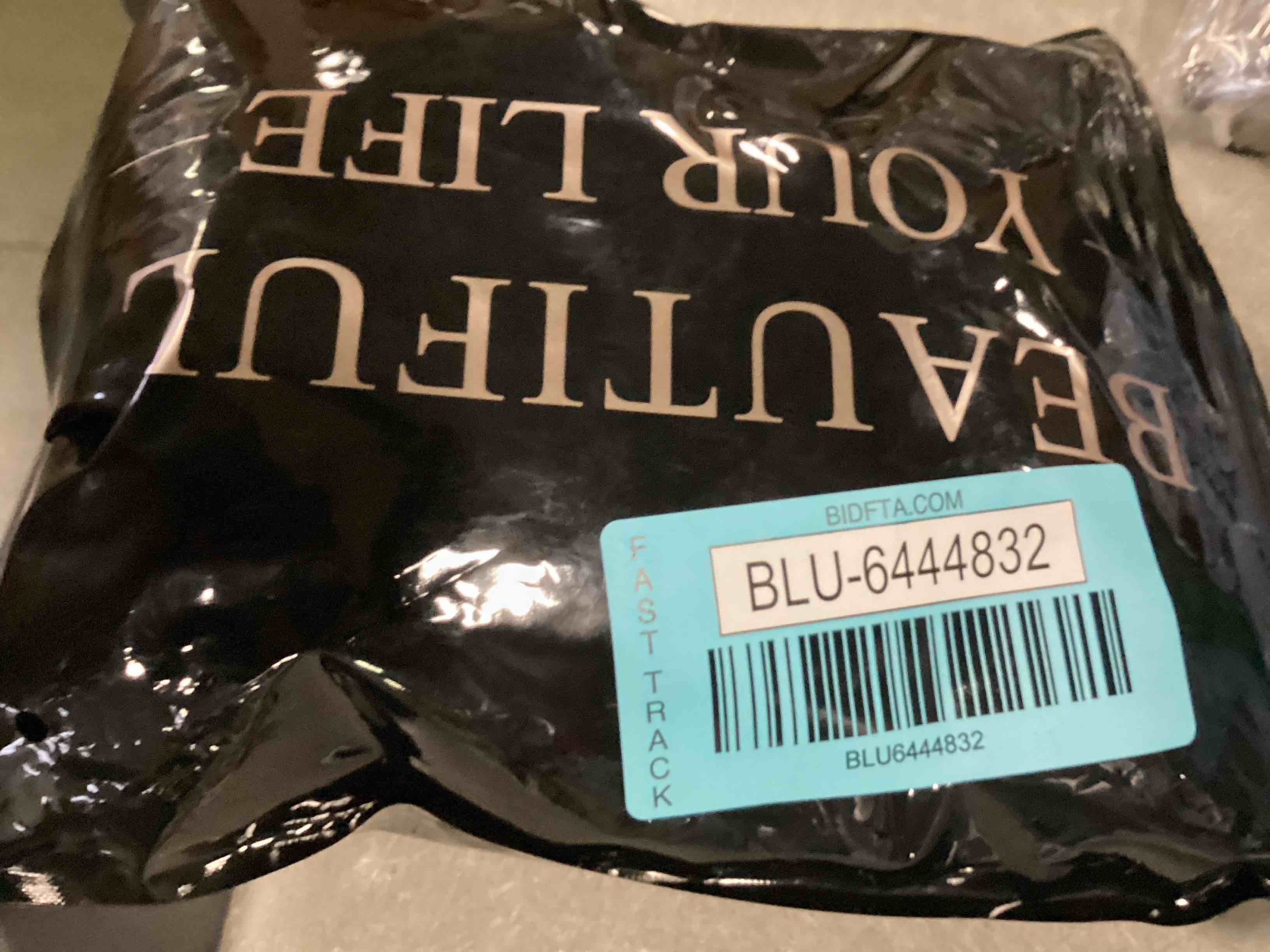 https://s3.amazonaws.com/lotting-images-prod/bidfta/BLU6444832_1717416614894.jpeg