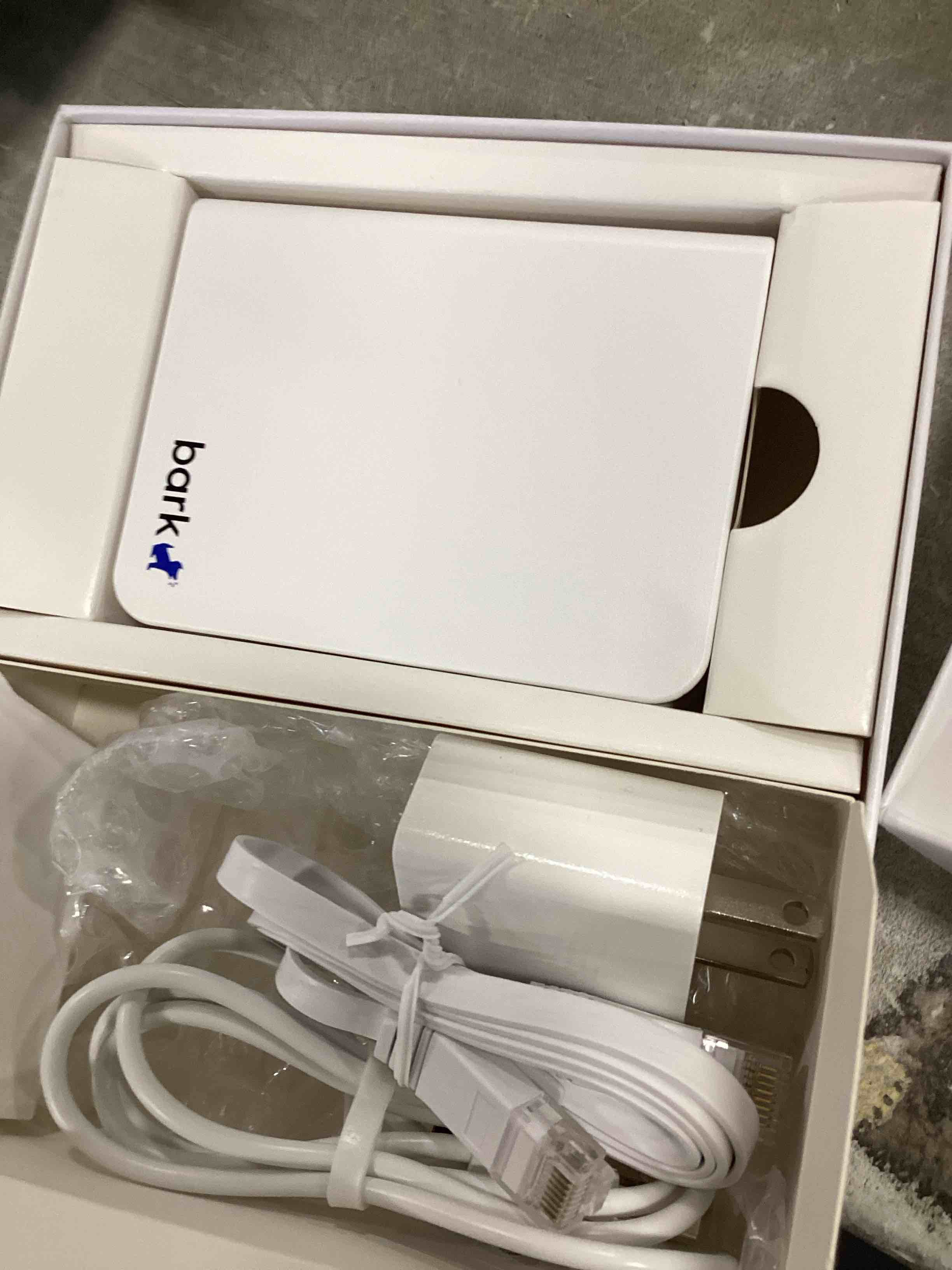 https://s3.amazonaws.com/lotting-images-prod/bidfta/BLU6444841_1717417250018.jpeg
