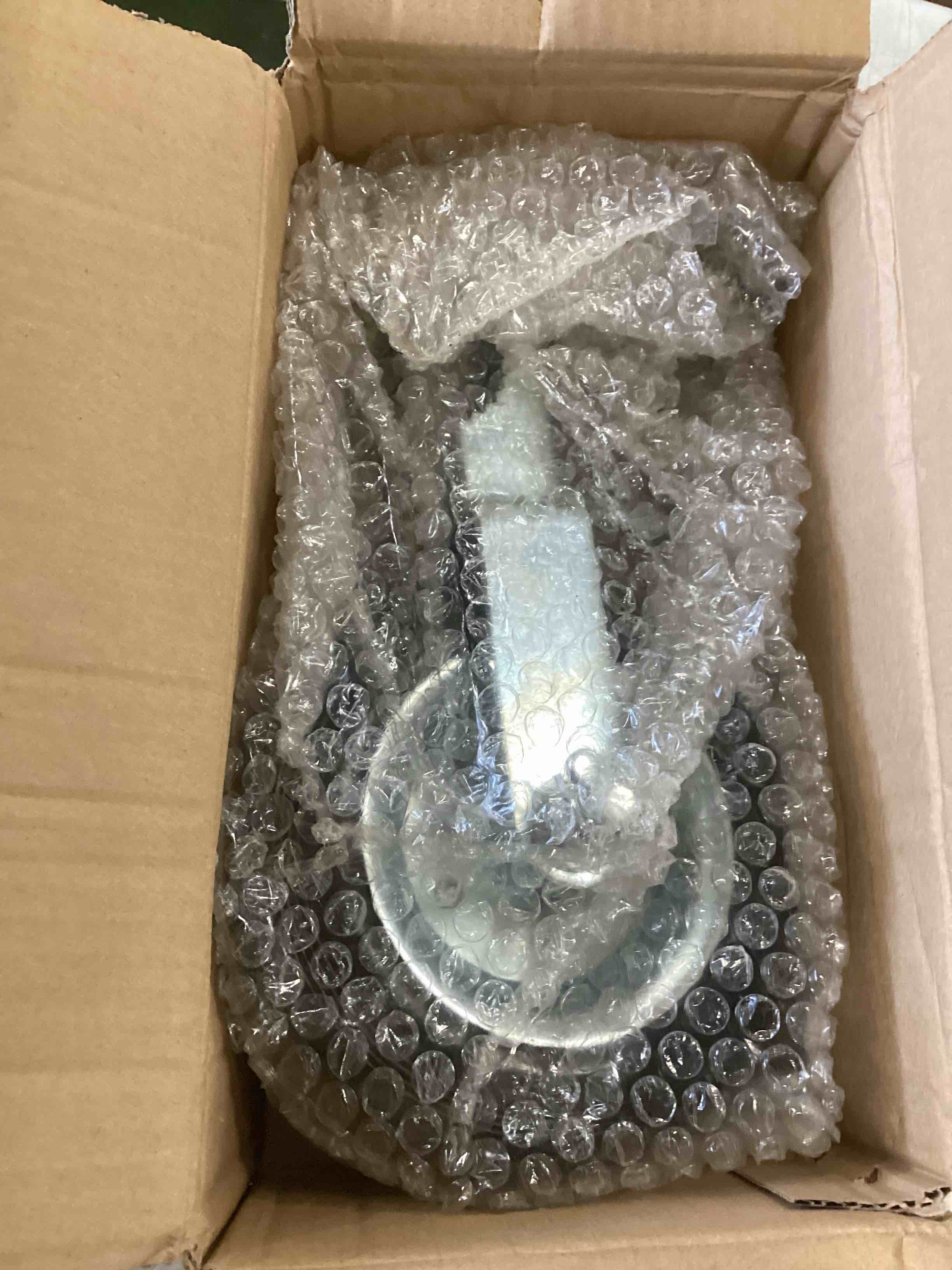 https://s3.amazonaws.com/lotting-images-prod/bidfta/BLU6446073_1717095311962.jpeg