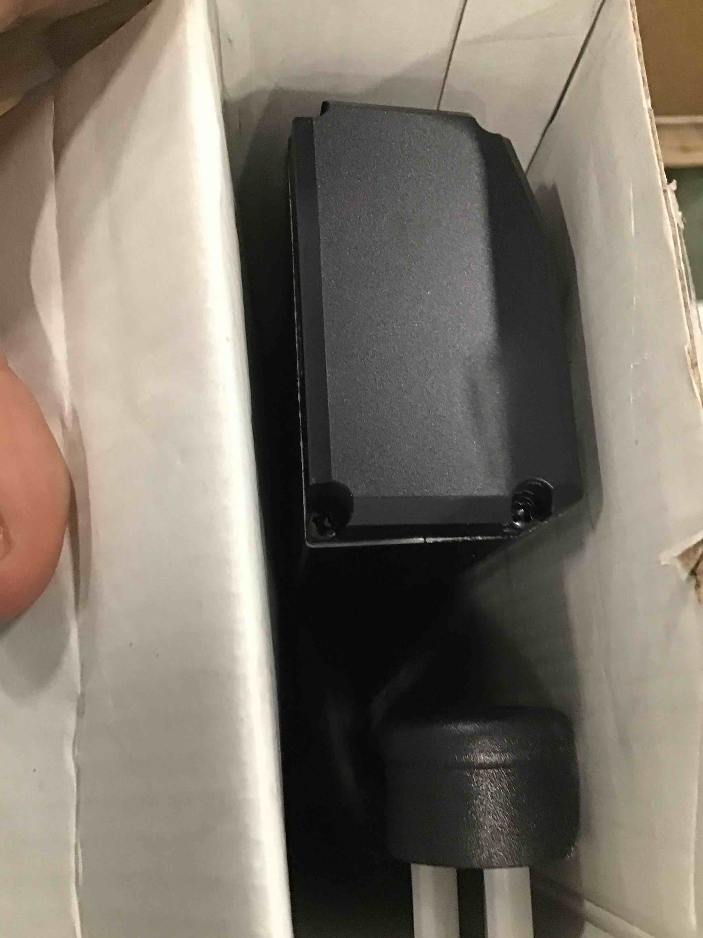 https://s3.amazonaws.com/lotting-images-prod/bidfta/BLU6446631_1717508669370.jpeg