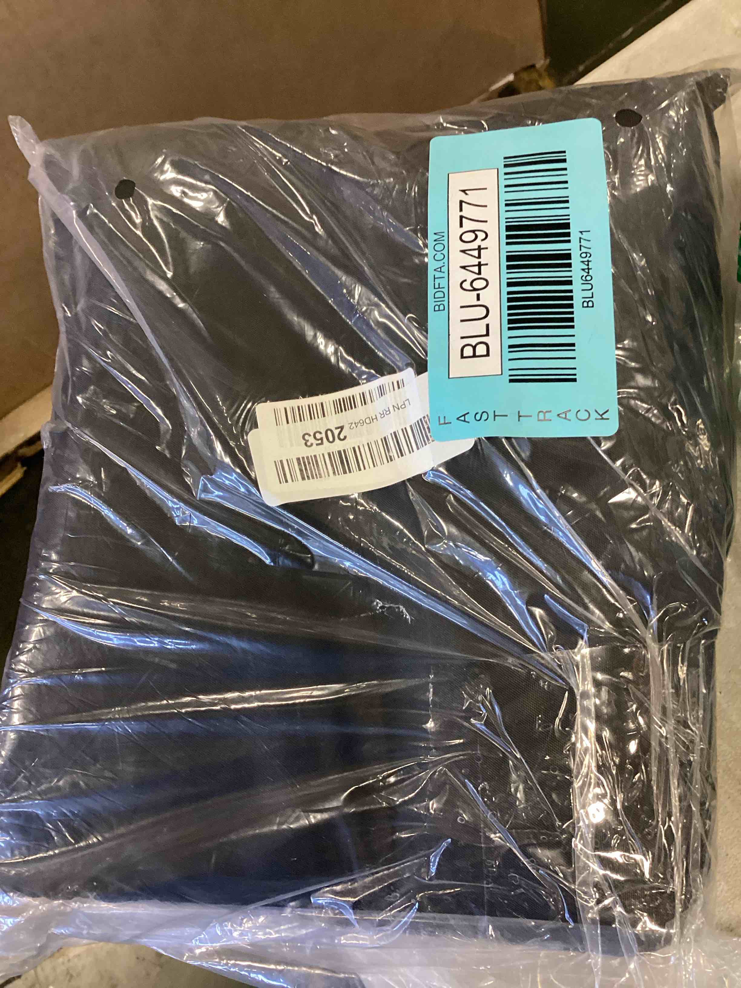 https://s3.amazonaws.com/lotting-images-prod/bidfta/BLU6449771_1717081242445.jpeg