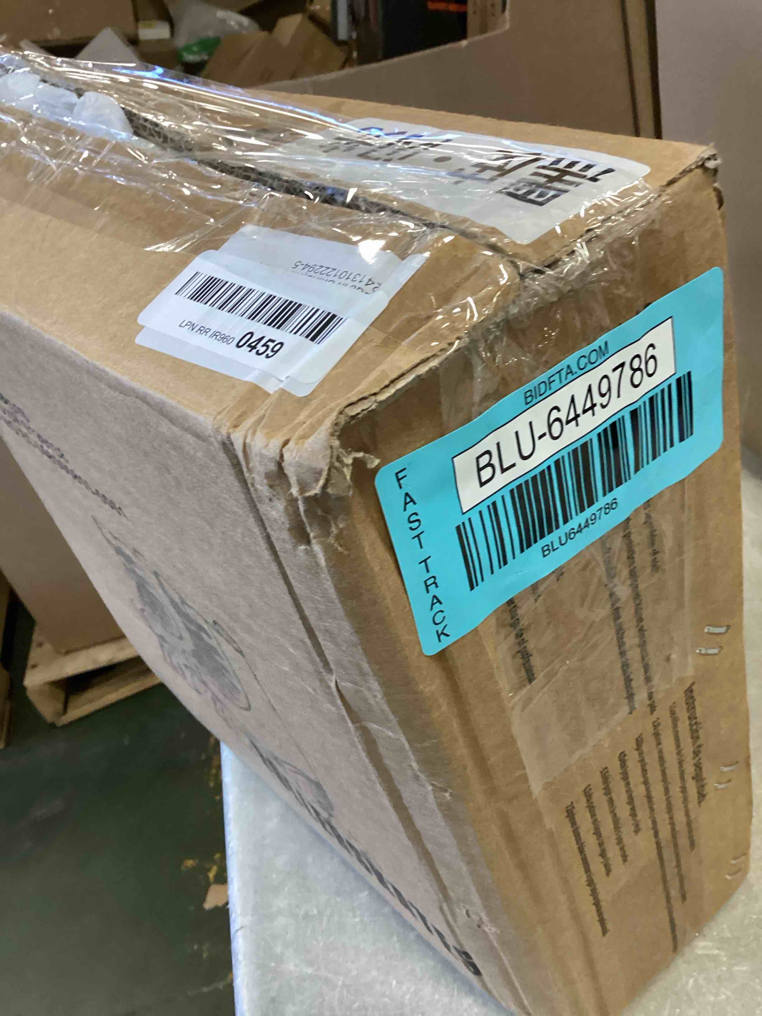 https://s3.amazonaws.com/lotting-images-prod/bidfta/BLU6449786_1717082325052.jpeg