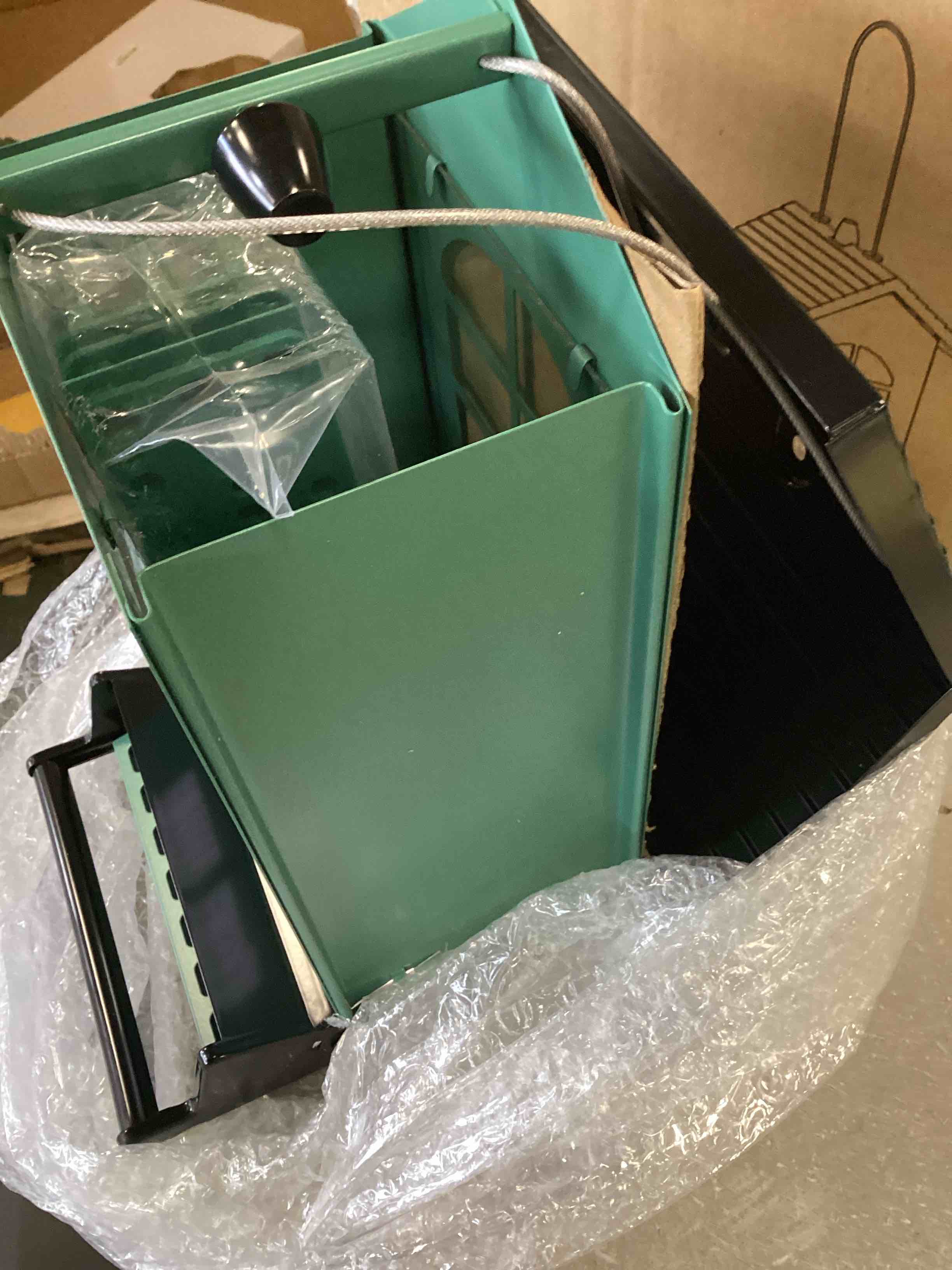 https://s3.amazonaws.com/lotting-images-prod/bidfta/BLU6449836_1717088942357.jpeg