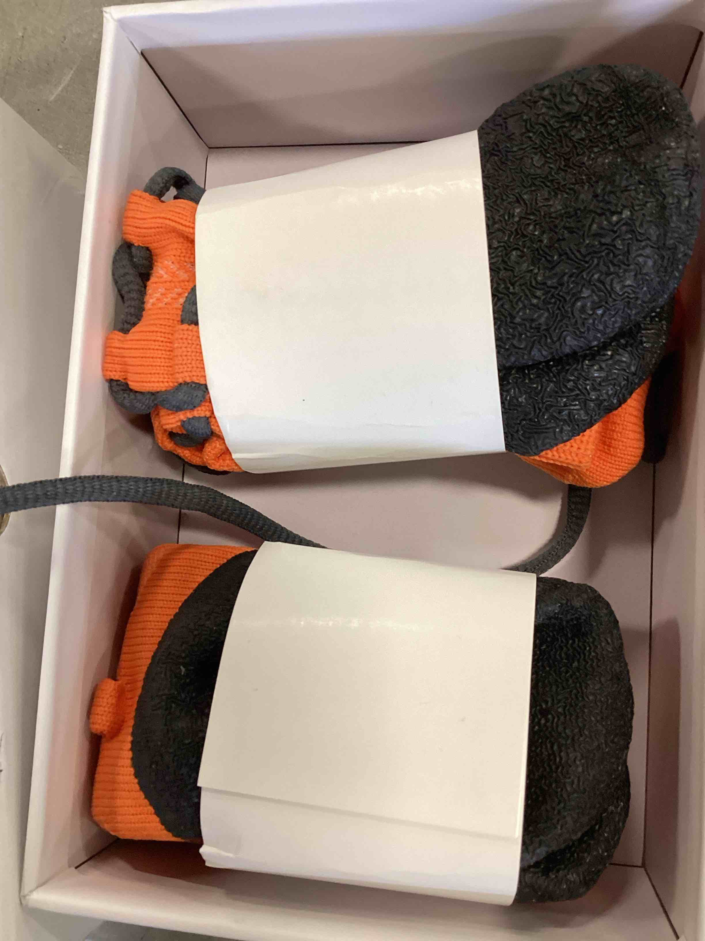 https://s3.amazonaws.com/lotting-images-prod/bidfta/BLU6450179_1717181431554.jpeg