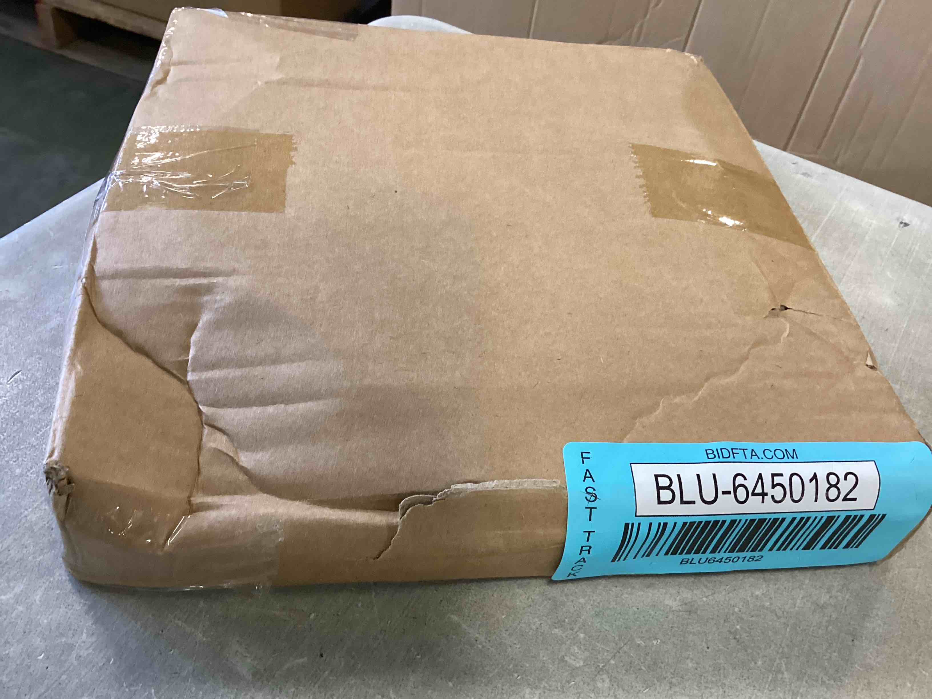 https://s3.amazonaws.com/lotting-images-prod/bidfta/BLU6450182_1717181693354.jpeg