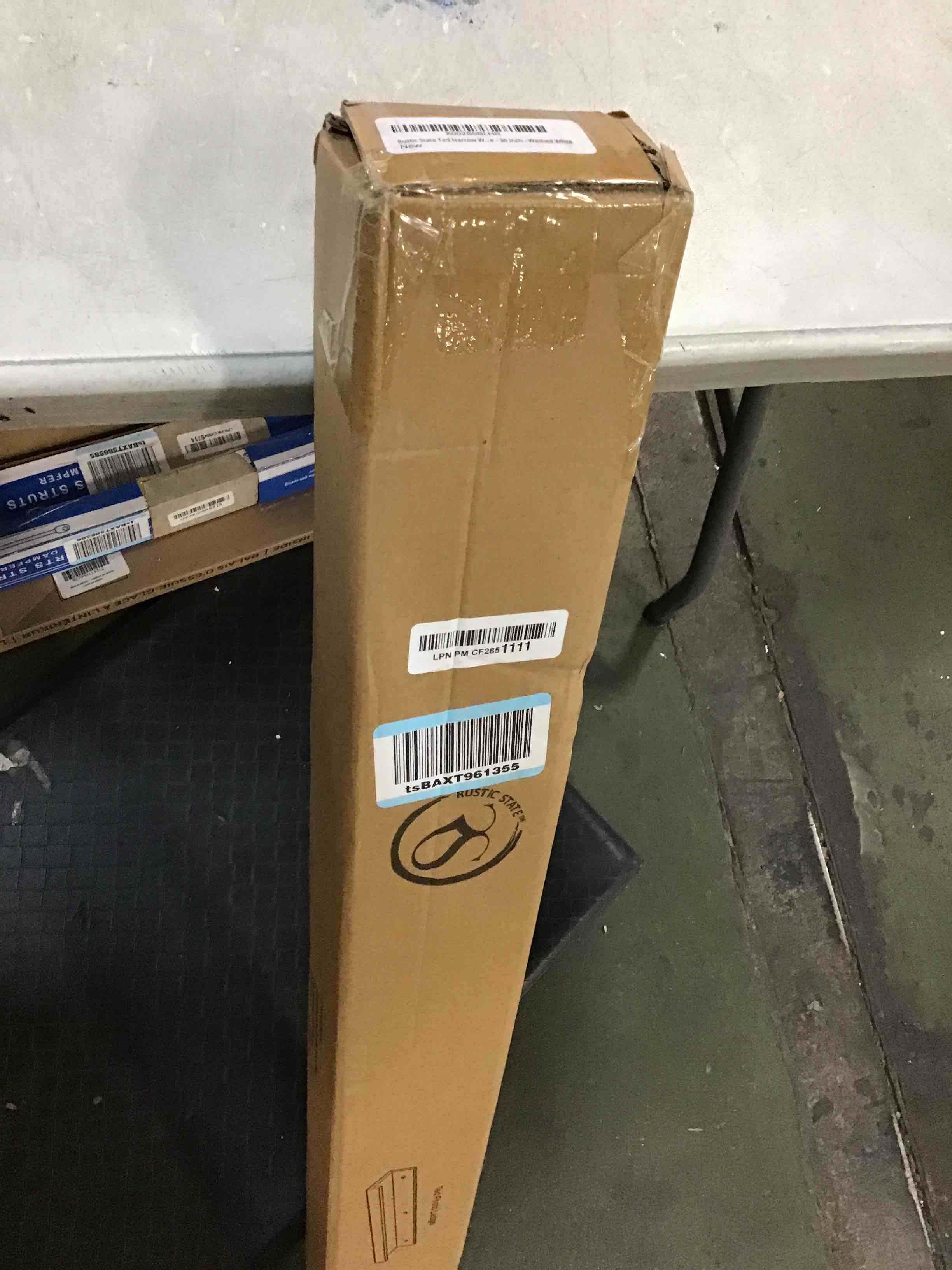 https://s3.amazonaws.com/lotting-images-prod/bidfta/BLU6450970_1715691051177.jpeg
