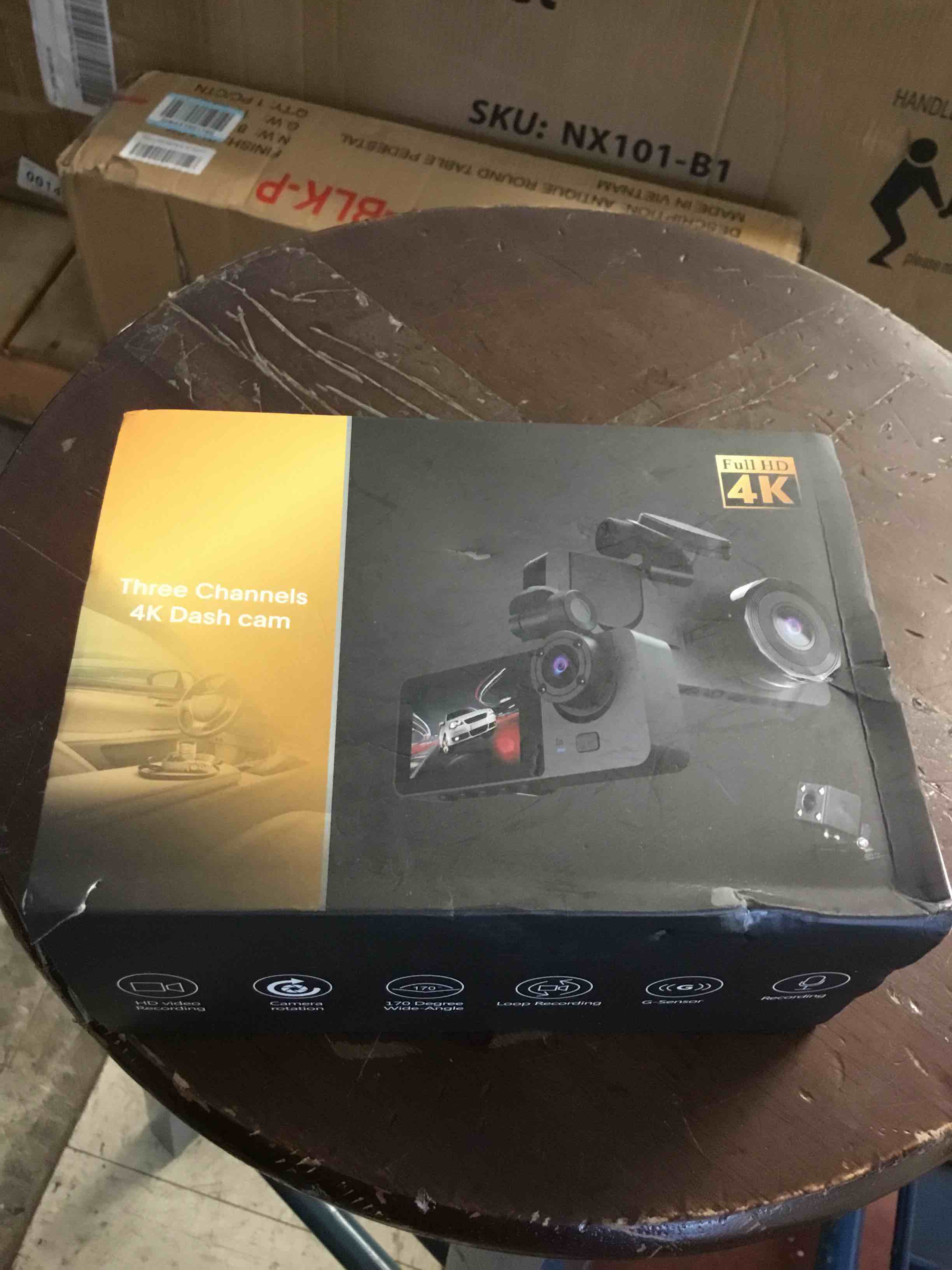 https://s3.amazonaws.com/lotting-images-prod/bidfta/BLU6469515_1723576137018.jpeg