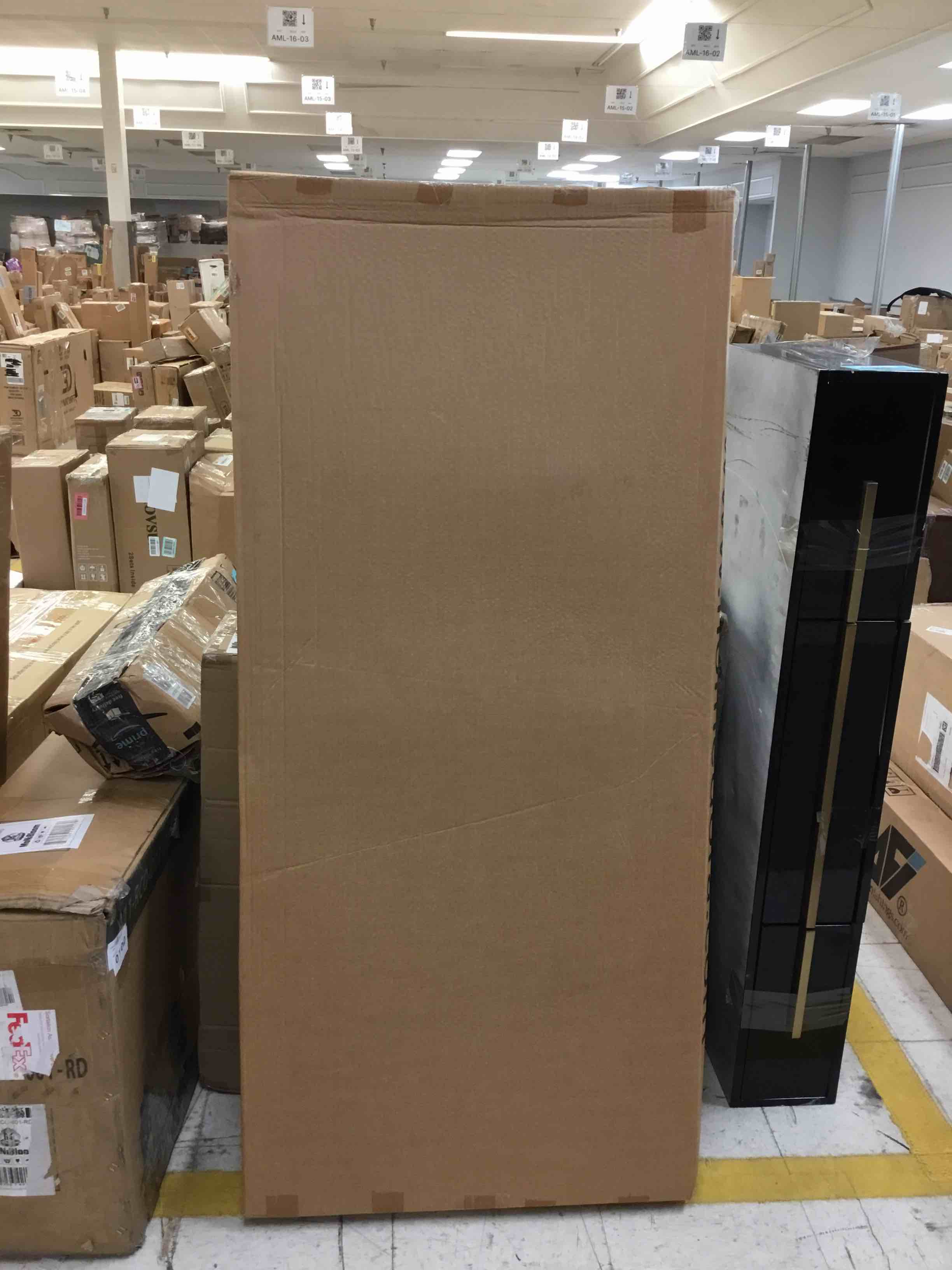 https://s3.amazonaws.com/lotting-images-prod/bidfta/BLU6469868_1724158828194.jpeg