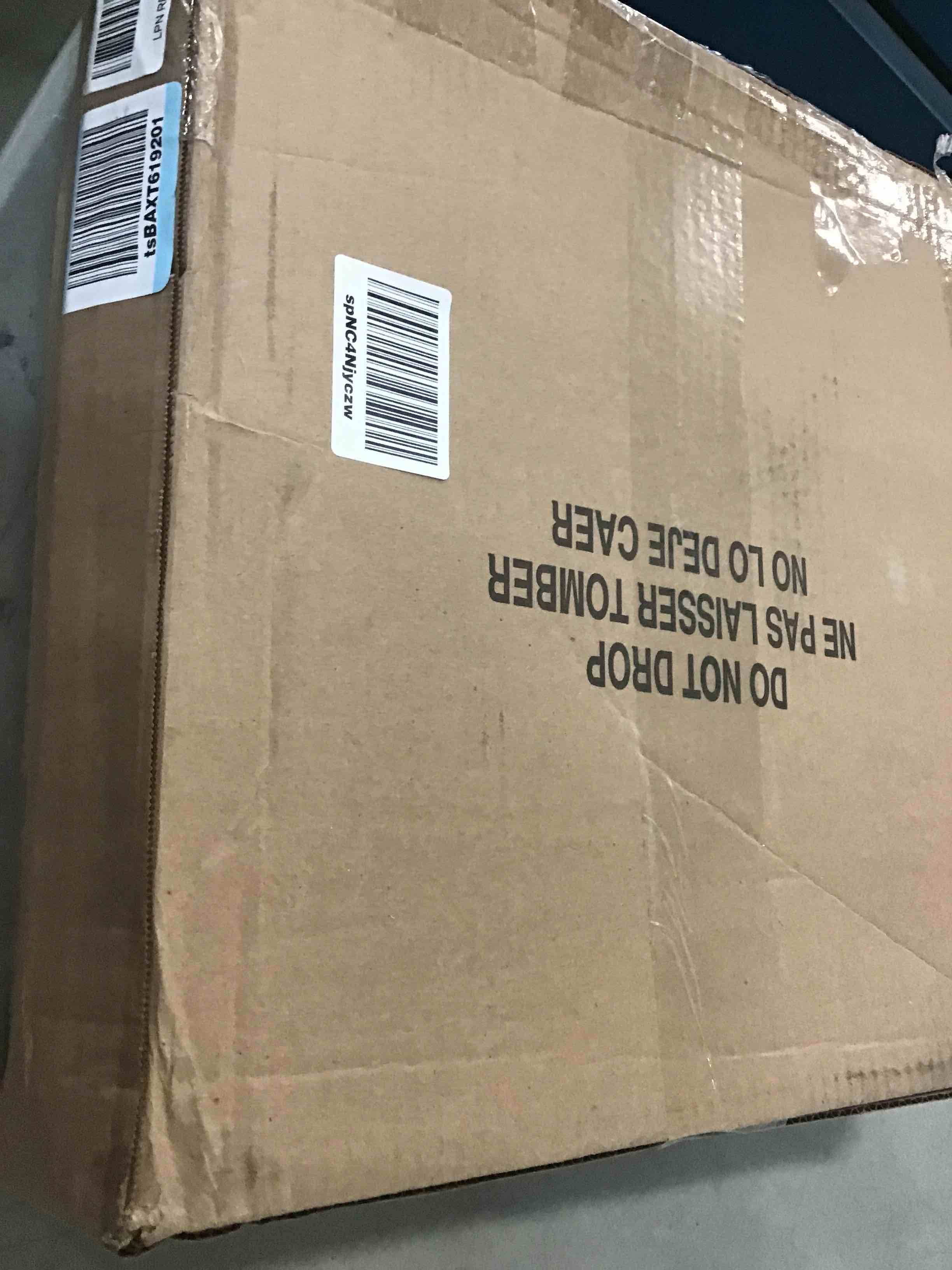 https://s3.amazonaws.com/lotting-images-prod/bidfta/BLU6472011_1718733615010.jpeg