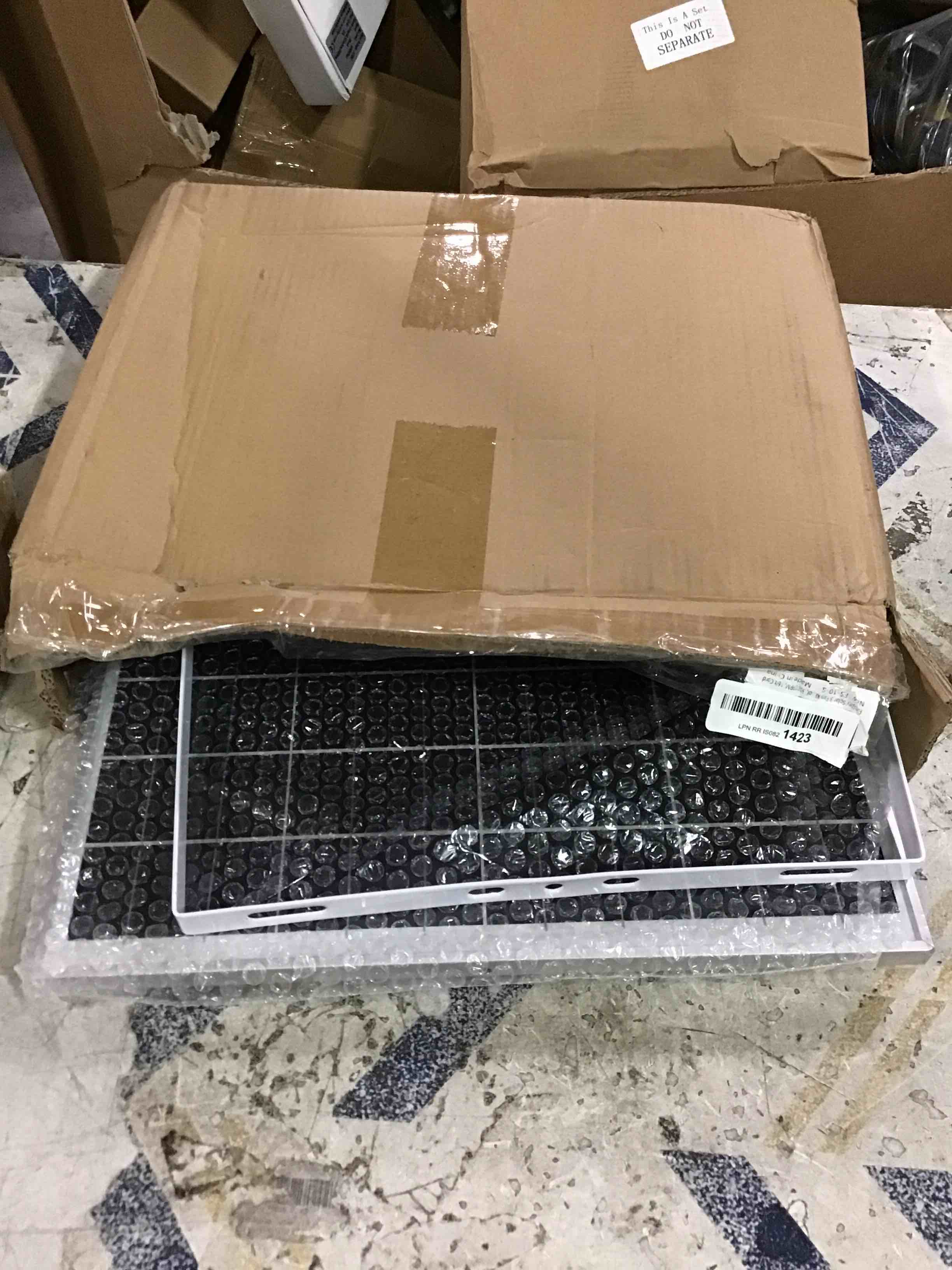 https://s3.amazonaws.com/lotting-images-prod/bidfta/BLU6476693_1719401061236.jpeg