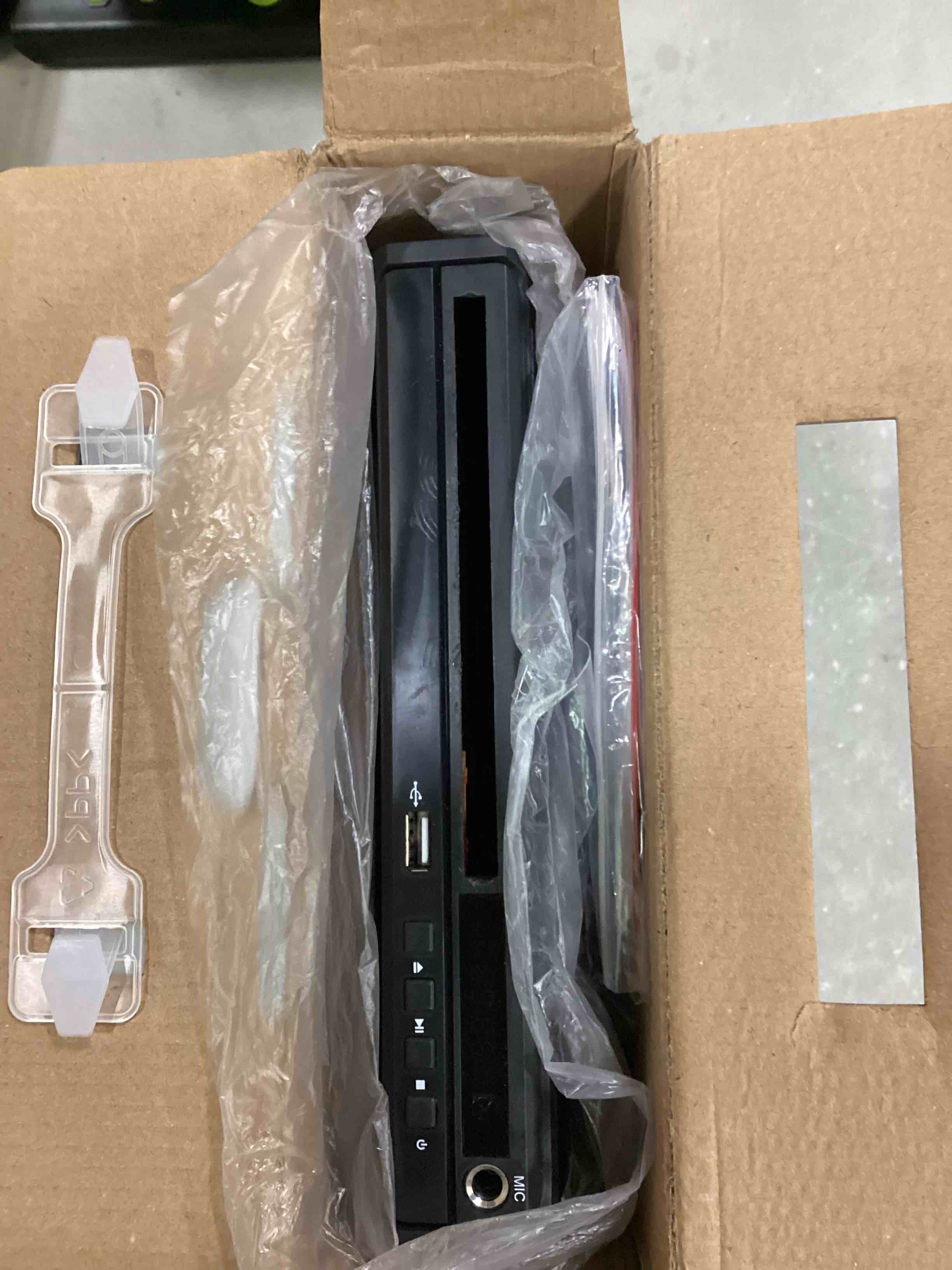 https://s3.amazonaws.com/lotting-images-prod/bidfta/BLU6476788_1722462271462.jpeg