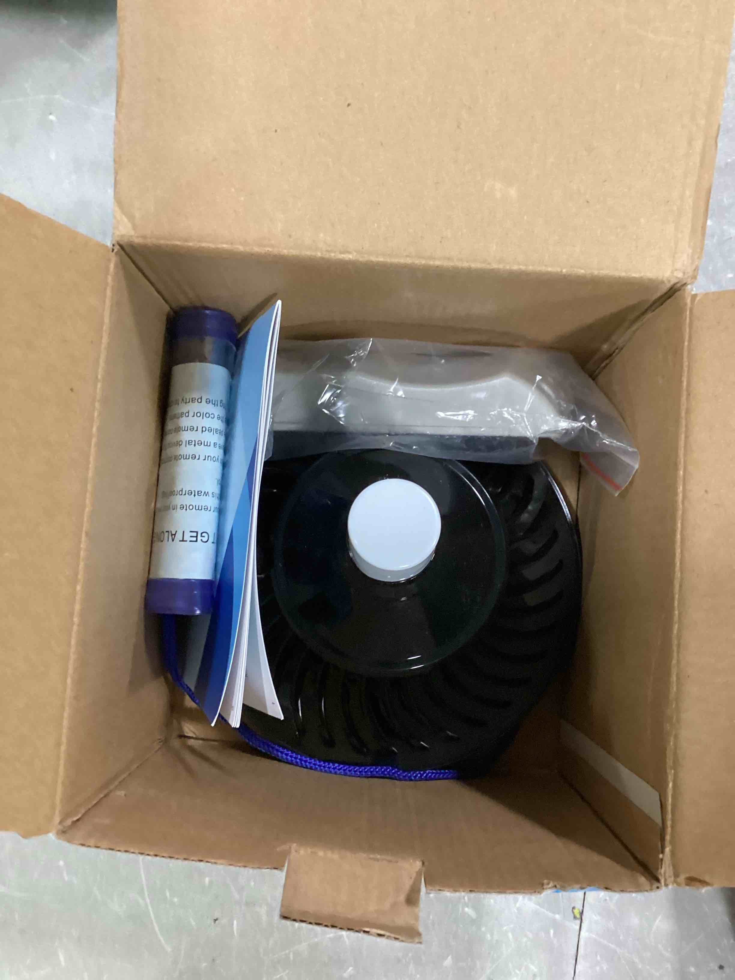 https://s3.amazonaws.com/lotting-images-prod/bidfta/BLU6476809_1722464325359.jpeg