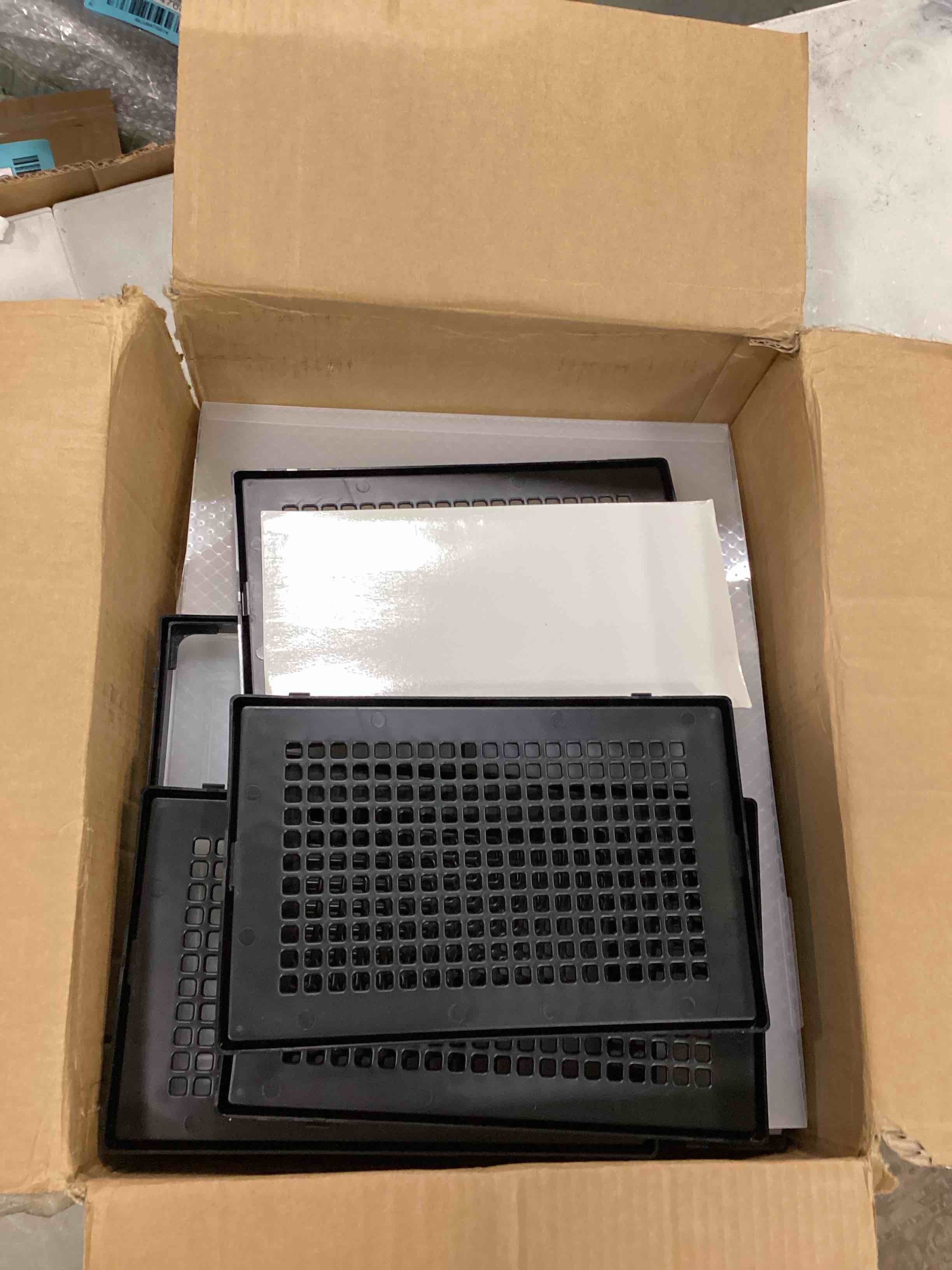 https://s3.amazonaws.com/lotting-images-prod/bidfta/BLU6476899_1722472151307.jpeg