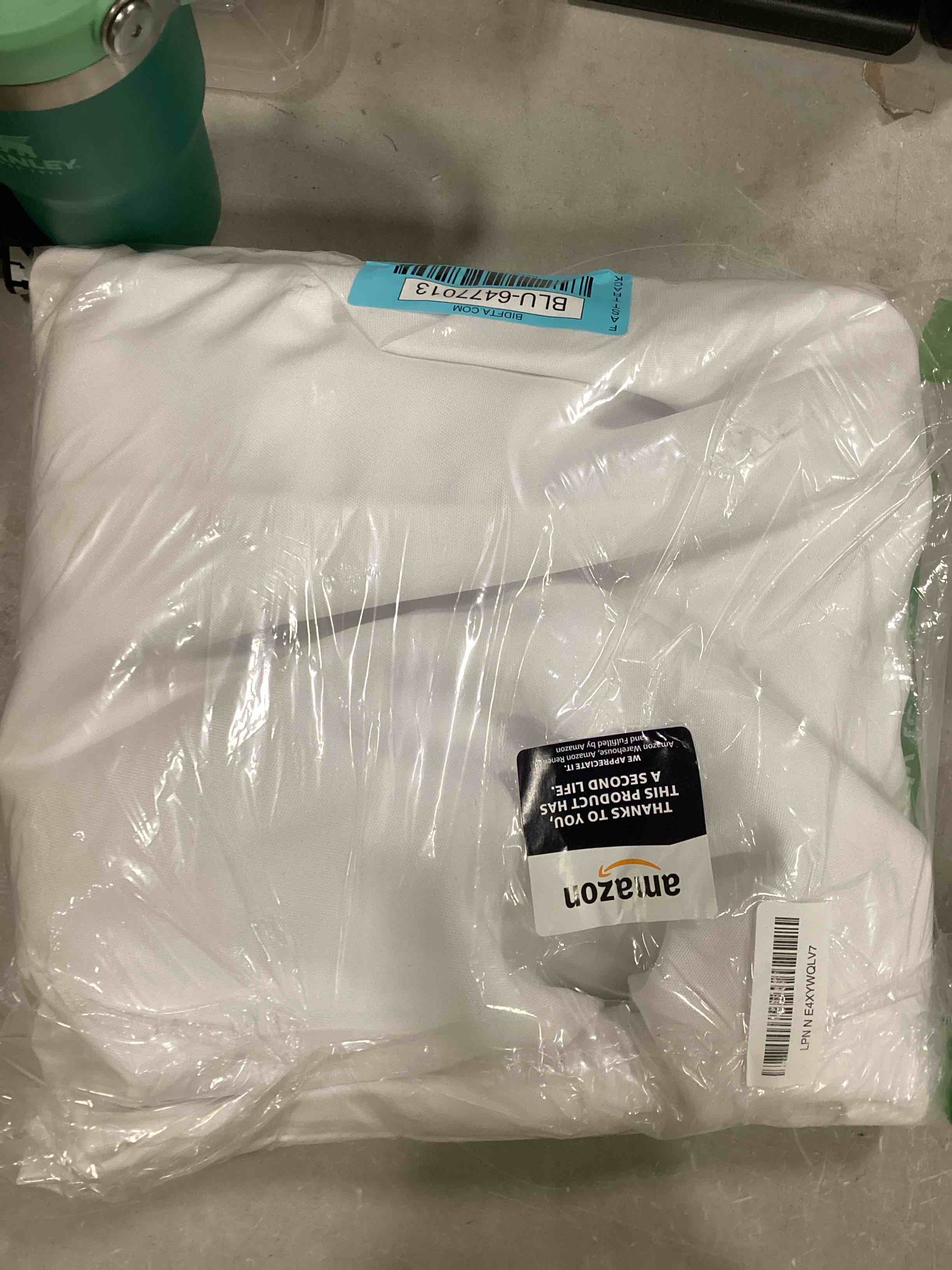 https://s3.amazonaws.com/lotting-images-prod/bidfta/BLU6477013_1722485965565.jpeg