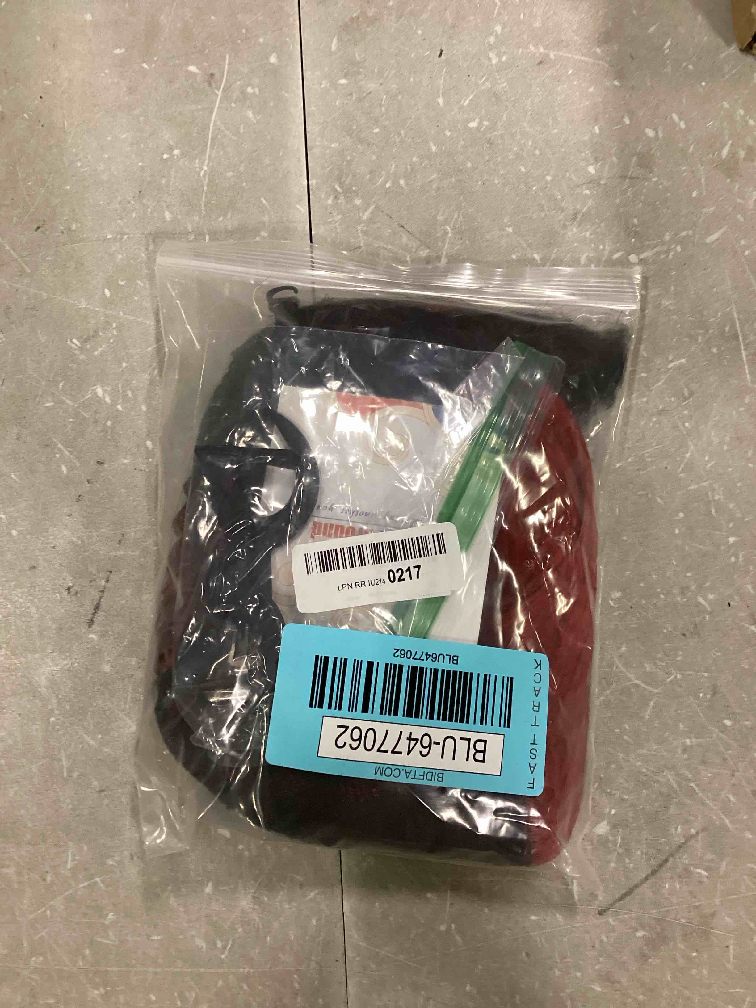 https://s3.amazonaws.com/lotting-images-prod/bidfta/BLU6477062_1722488024740.jpeg