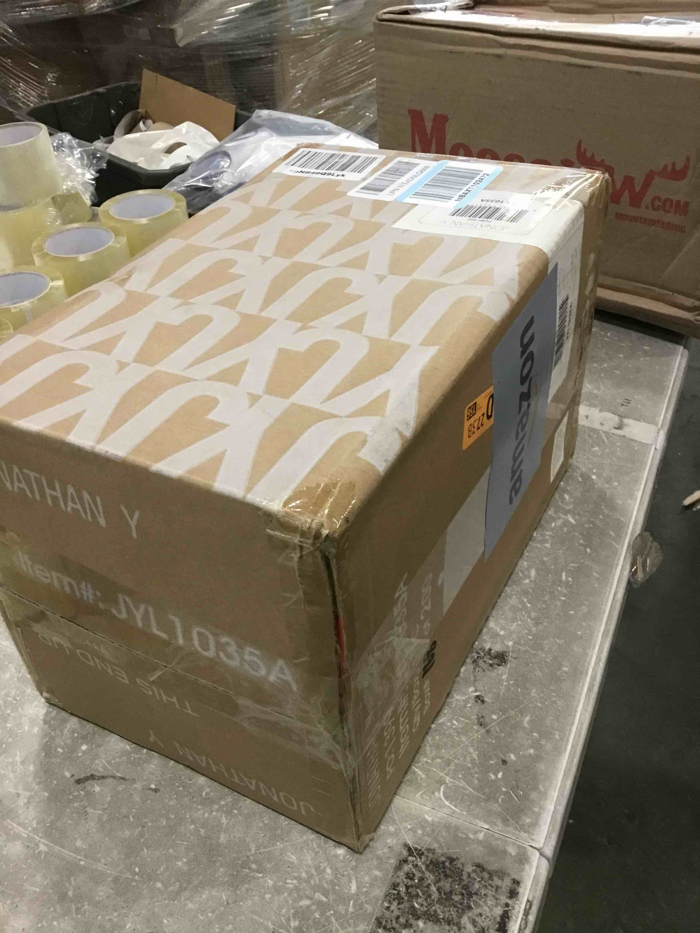 https://s3.amazonaws.com/lotting-images-prod/bidfta/BLU6477133_1722900352142.jpeg