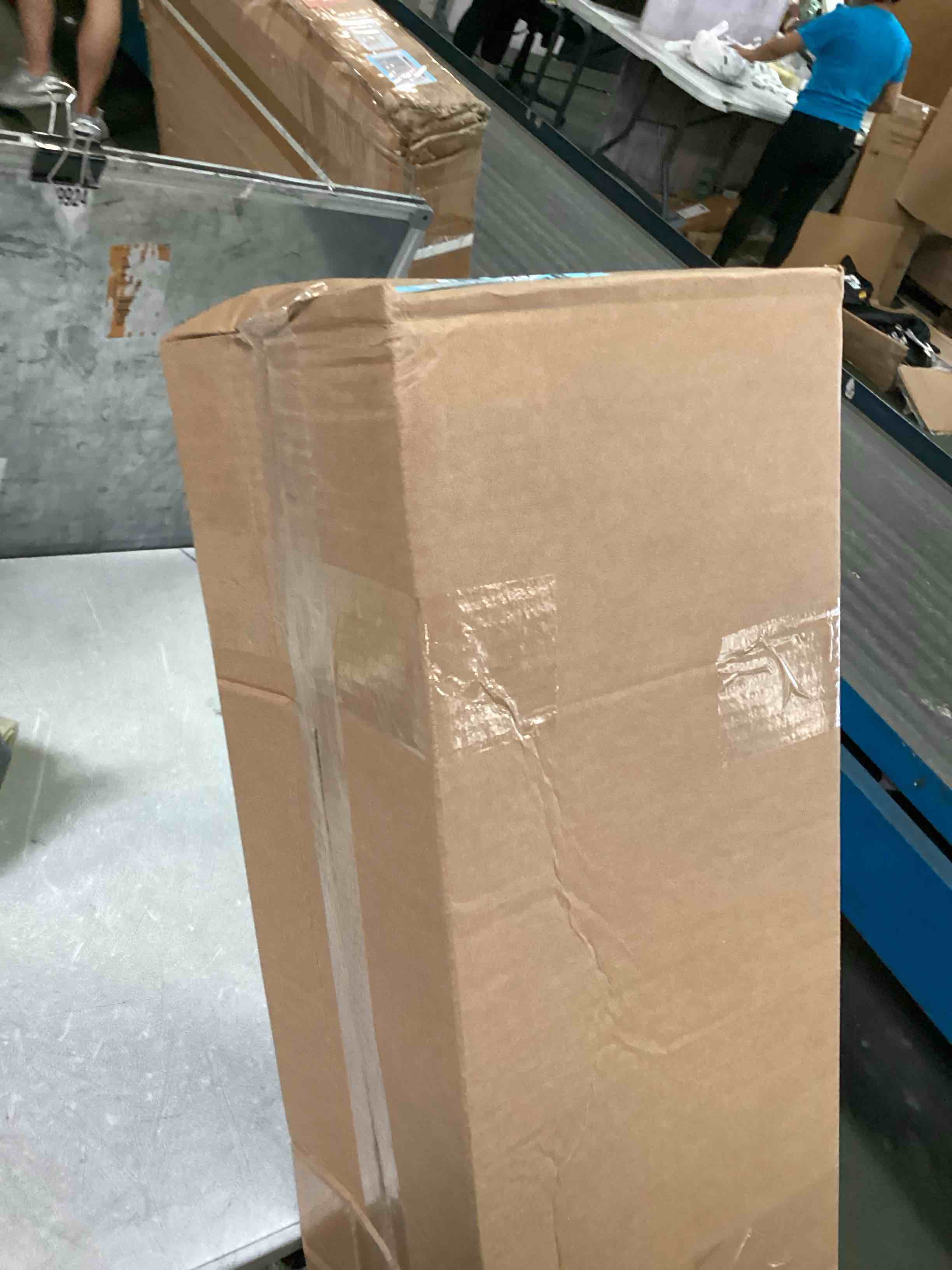 https://s3.amazonaws.com/lotting-images-prod/bidfta/BLU6477270_1722955507784.jpeg
