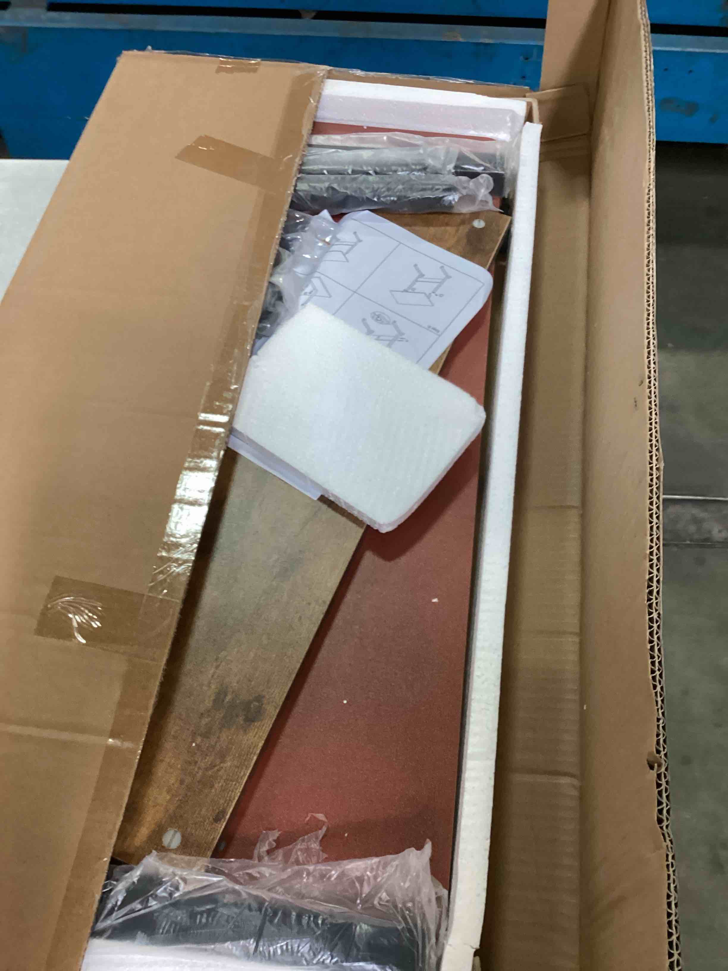 https://s3.amazonaws.com/lotting-images-prod/bidfta/BLU6477282_1722957344257.jpeg