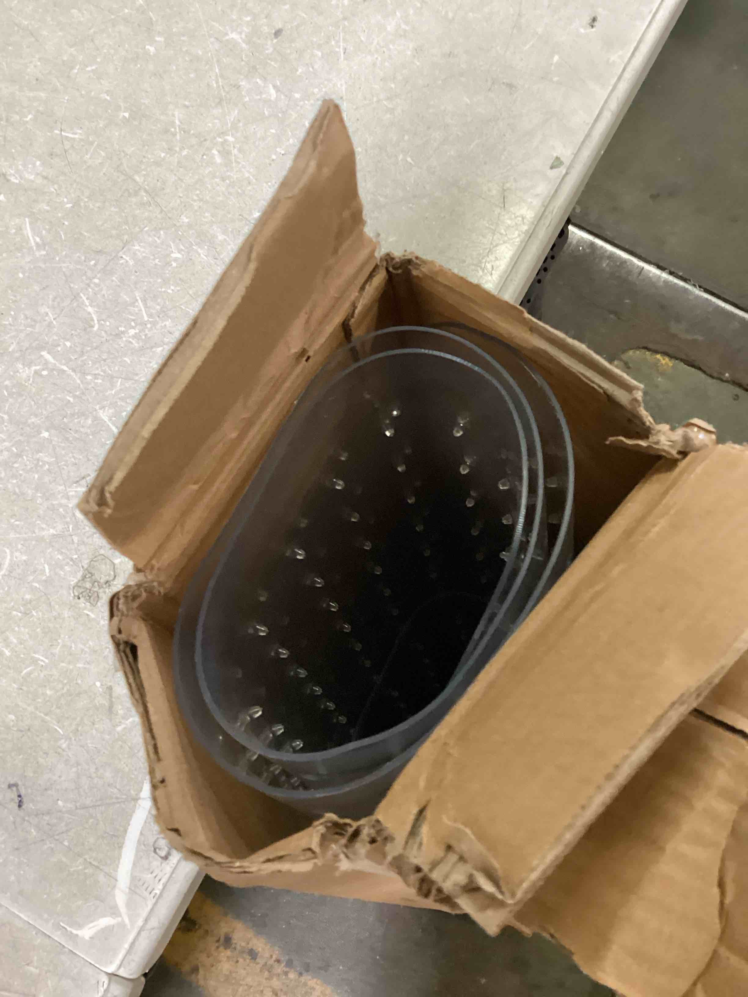 https://s3.amazonaws.com/lotting-images-prod/bidfta/BLU6477295_1722959554714.jpeg