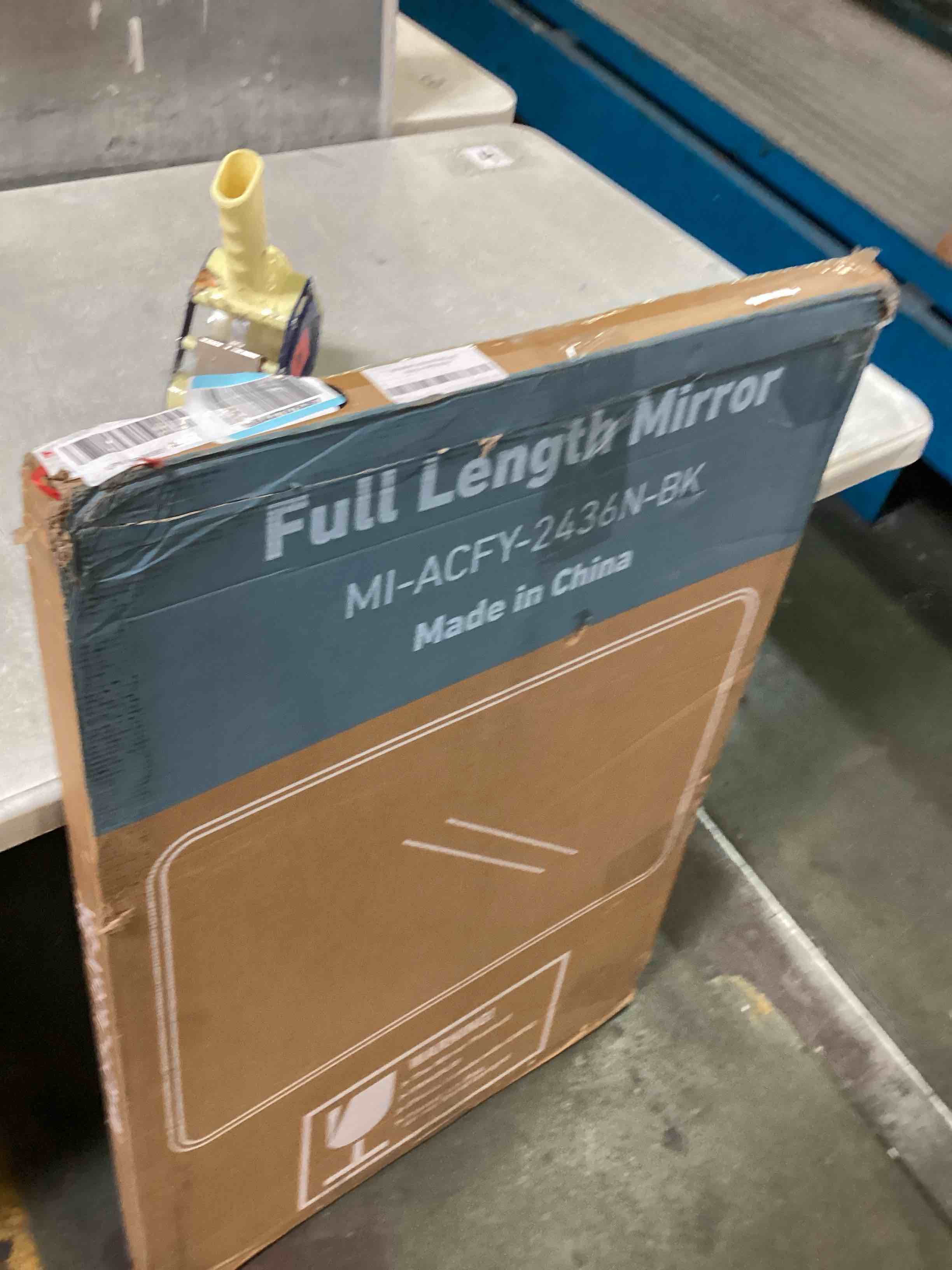 https://s3.amazonaws.com/lotting-images-prod/bidfta/BLU6477347_1722970373628.jpeg