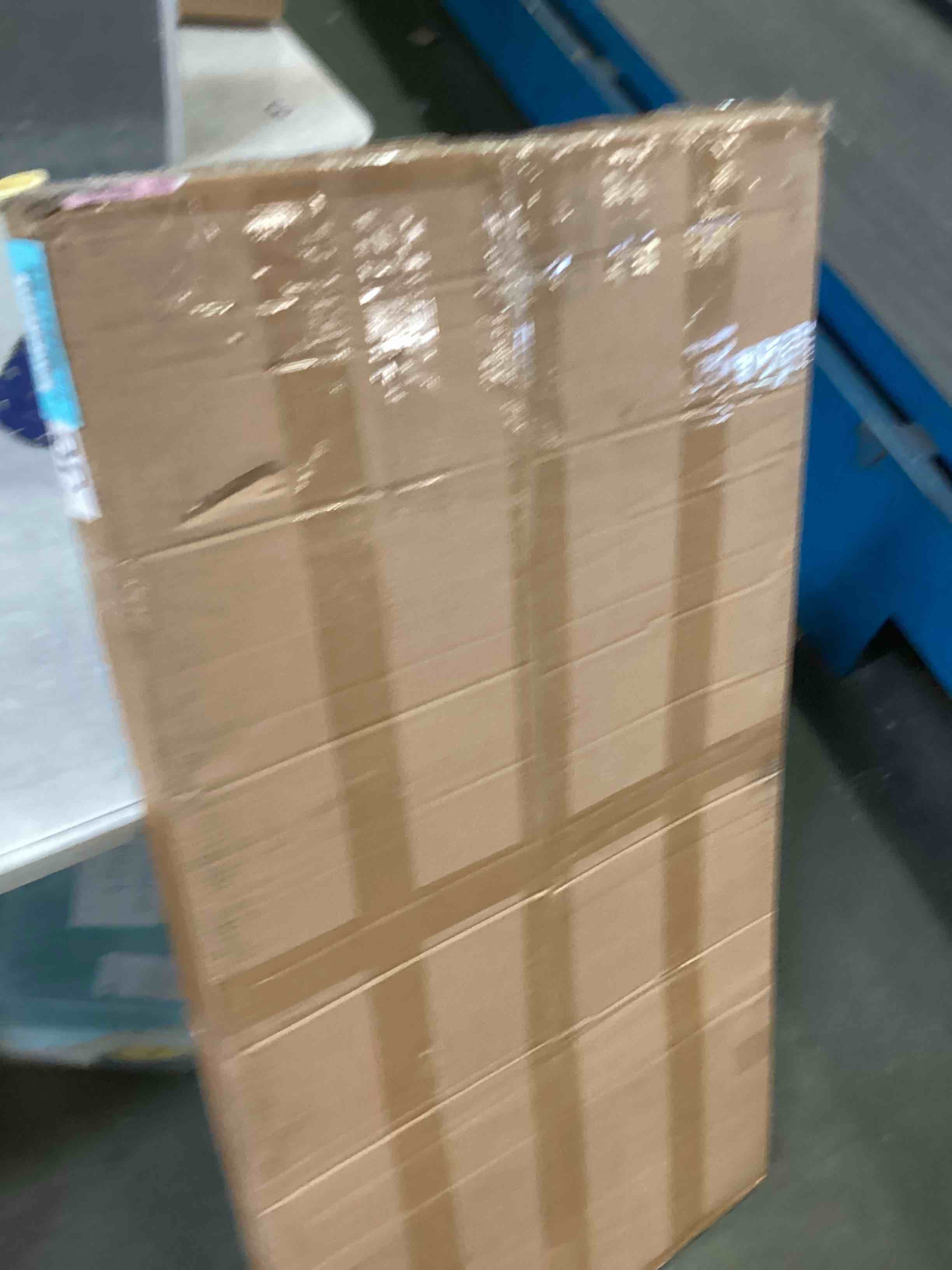 https://s3.amazonaws.com/lotting-images-prod/bidfta/BLU6477363_1722974472236.jpeg