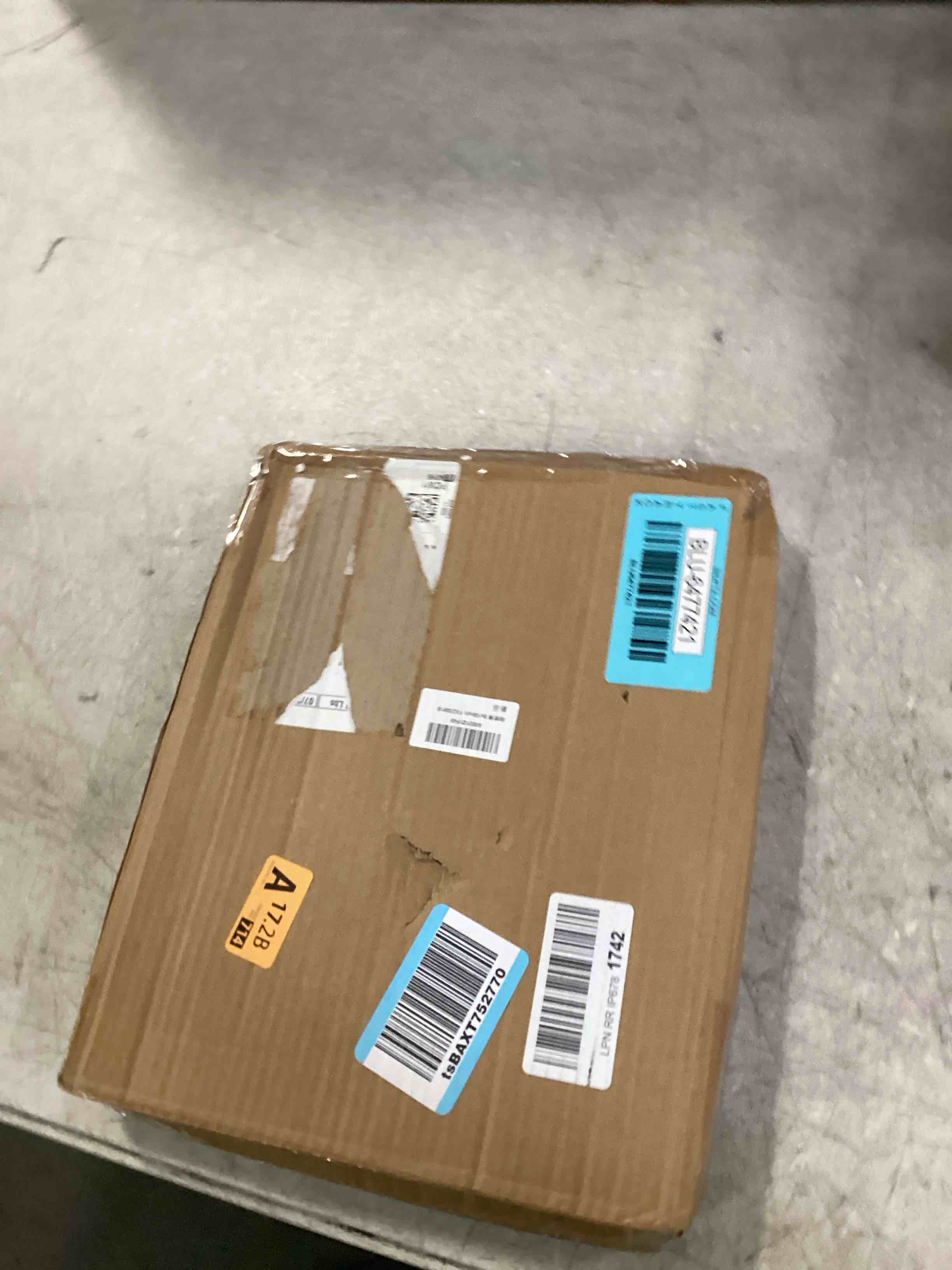 https://s3.amazonaws.com/lotting-images-prod/bidfta/BLU6477421_1723038483589.jpeg