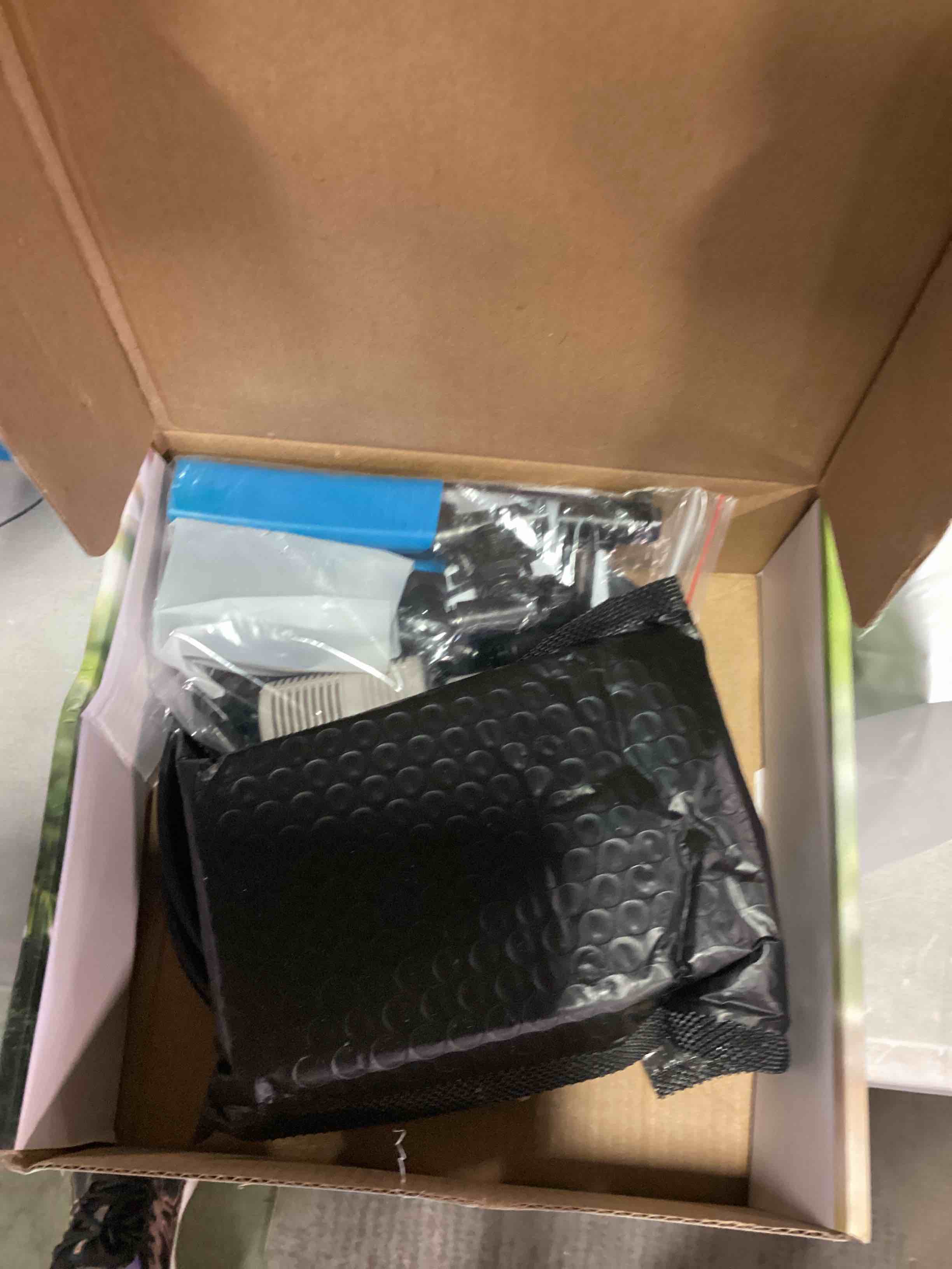 https://s3.amazonaws.com/lotting-images-prod/bidfta/BLU6478861_1719335464903.jpeg
