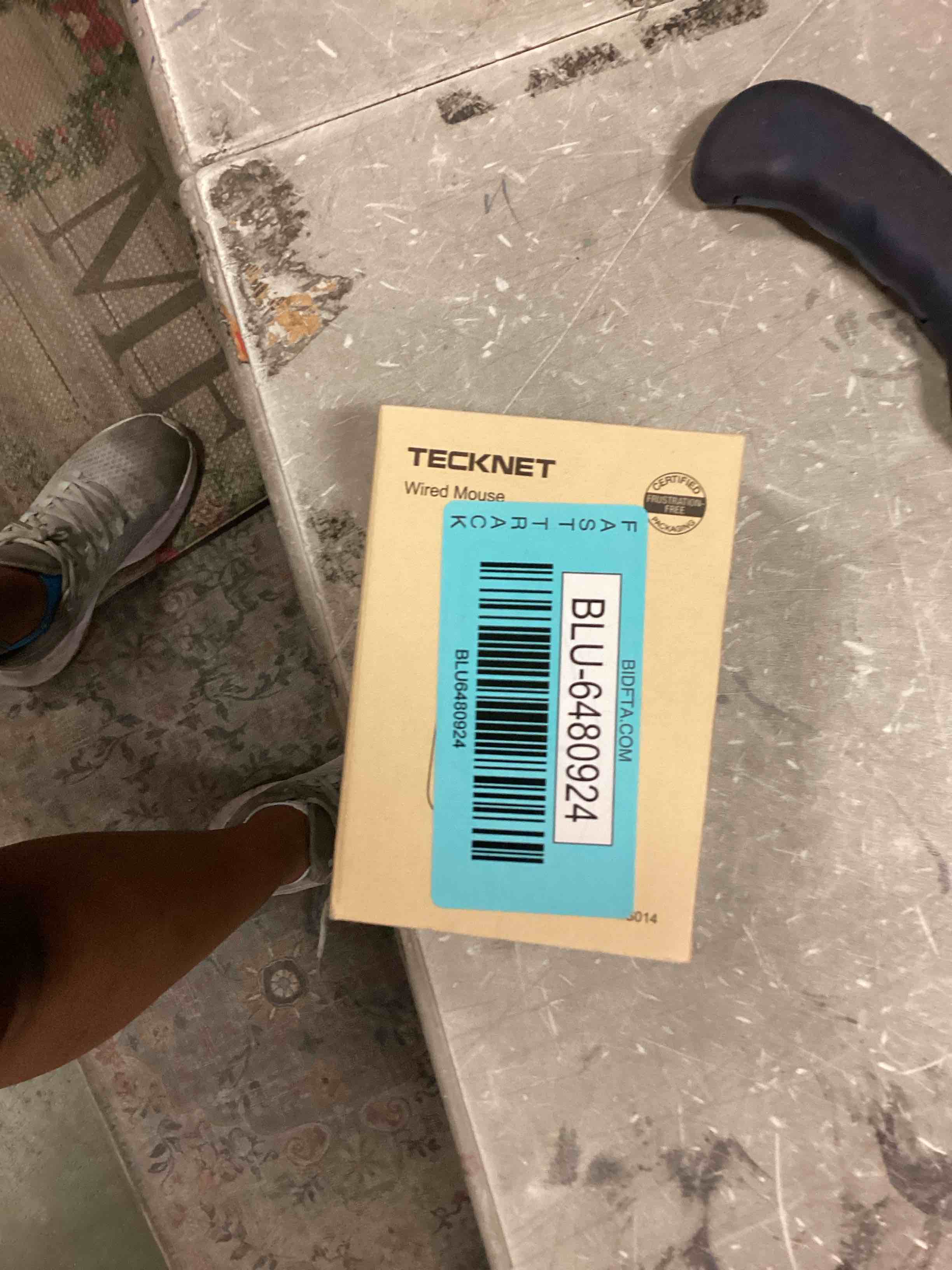 https://s3.amazonaws.com/lotting-images-prod/bidfta/BLU6480924_1719319529618.jpeg