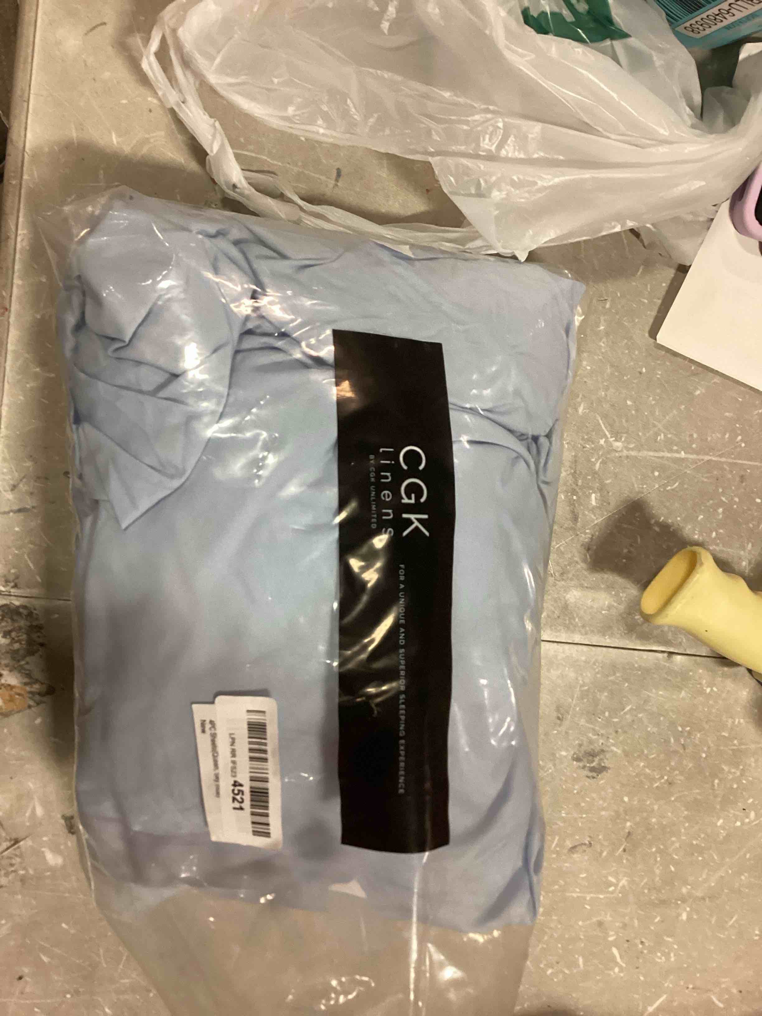https://s3.amazonaws.com/lotting-images-prod/bidfta/BLU6480932_1719320123495.jpeg