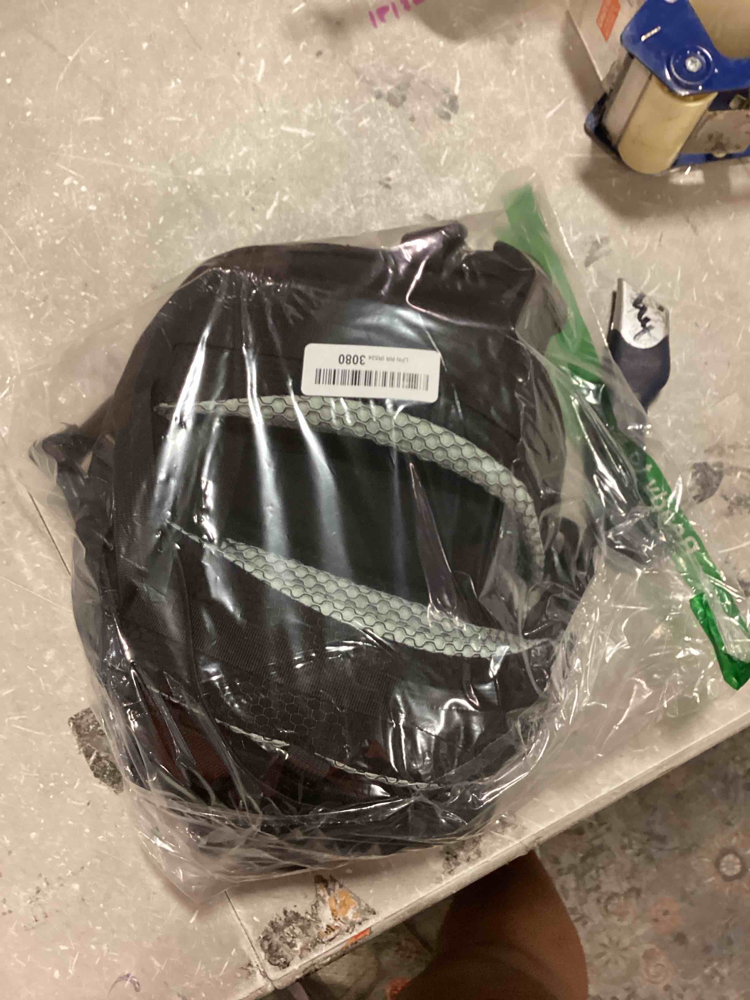 https://s3.amazonaws.com/lotting-images-prod/bidfta/BLU6480940_1719320628725.jpeg