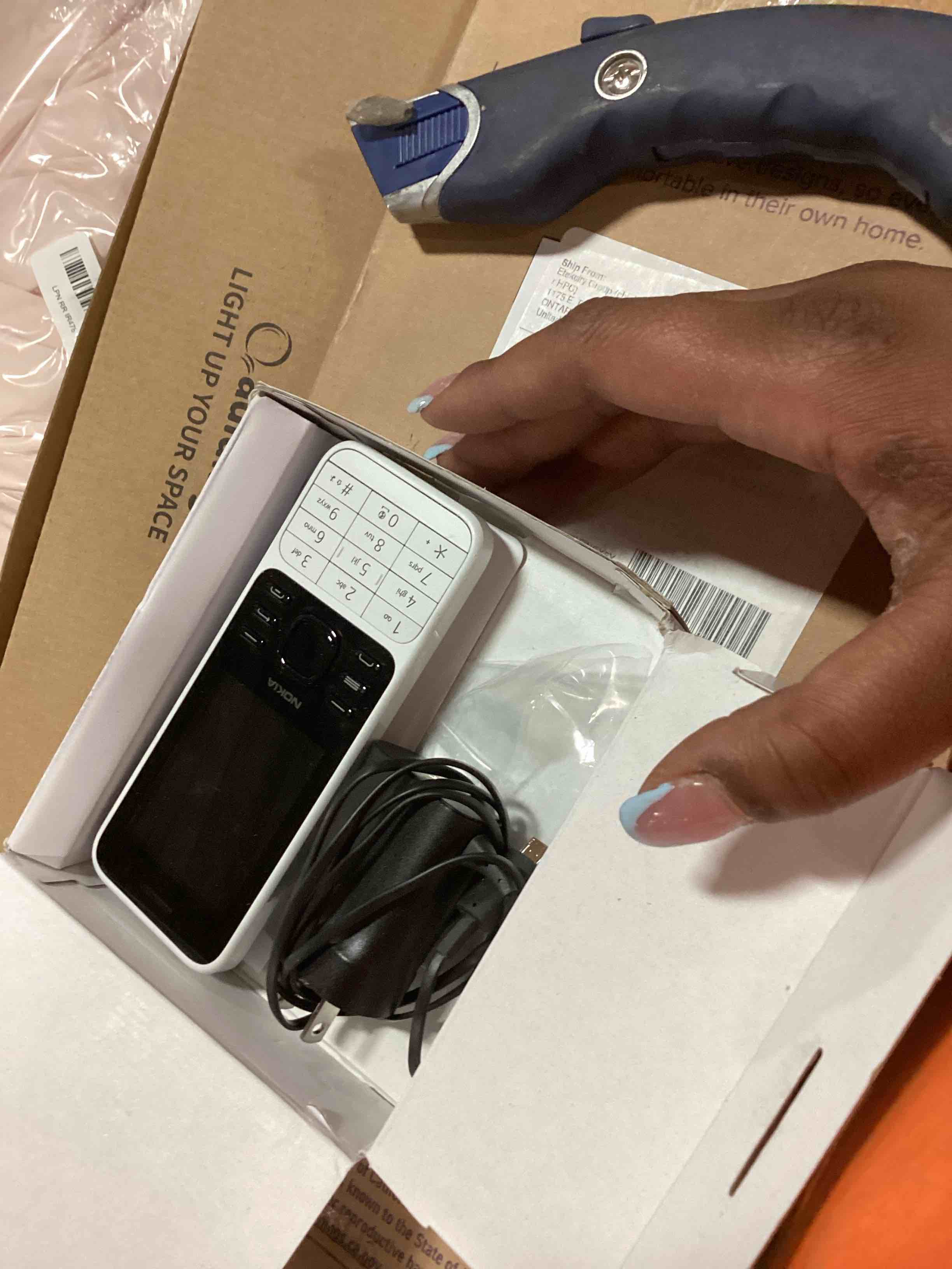 https://s3.amazonaws.com/lotting-images-prod/bidfta/BLU6481008_1719330959660.jpeg