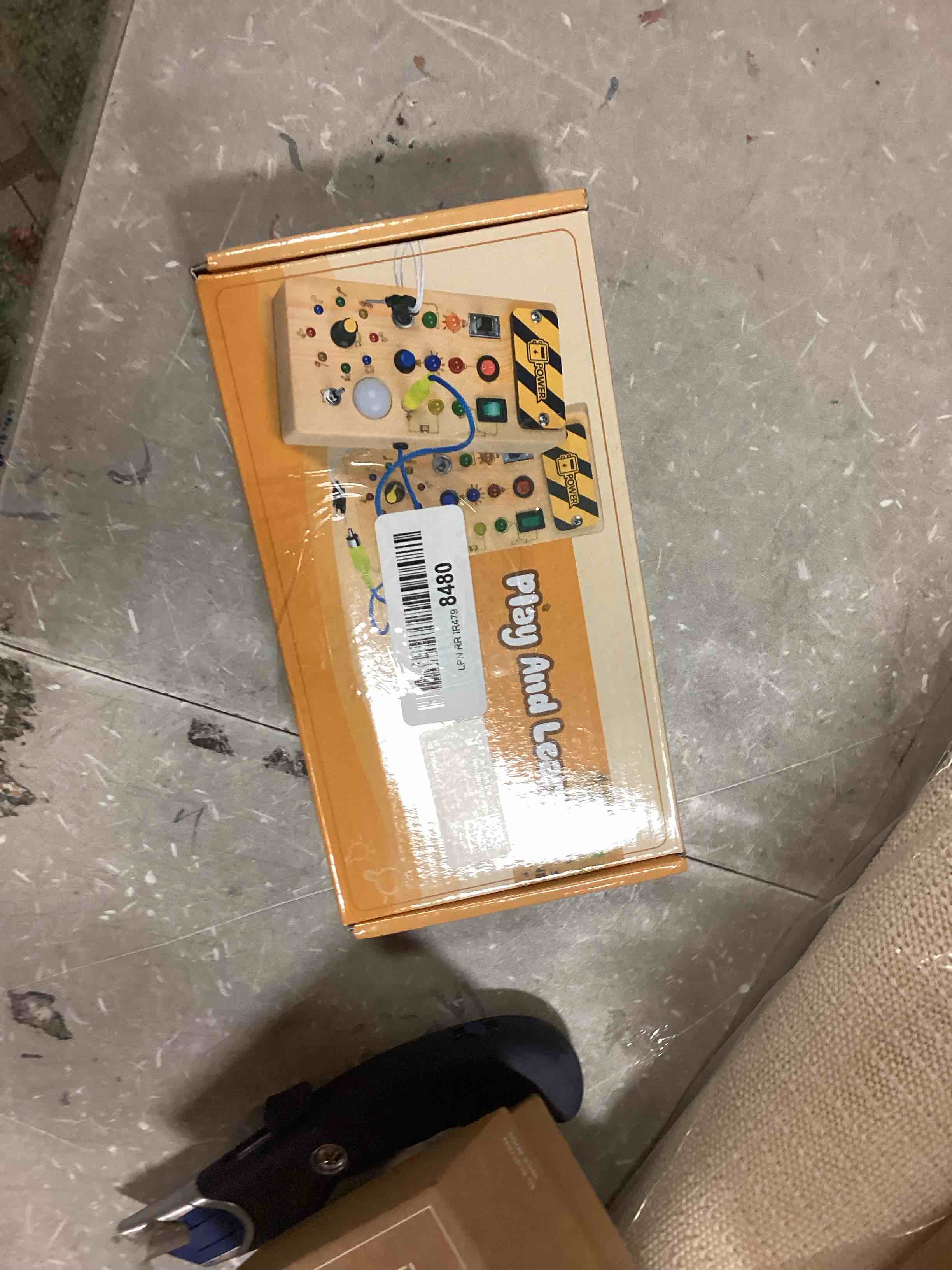 https://s3.amazonaws.com/lotting-images-prod/bidfta/BLU6481021_1719334370787.jpeg