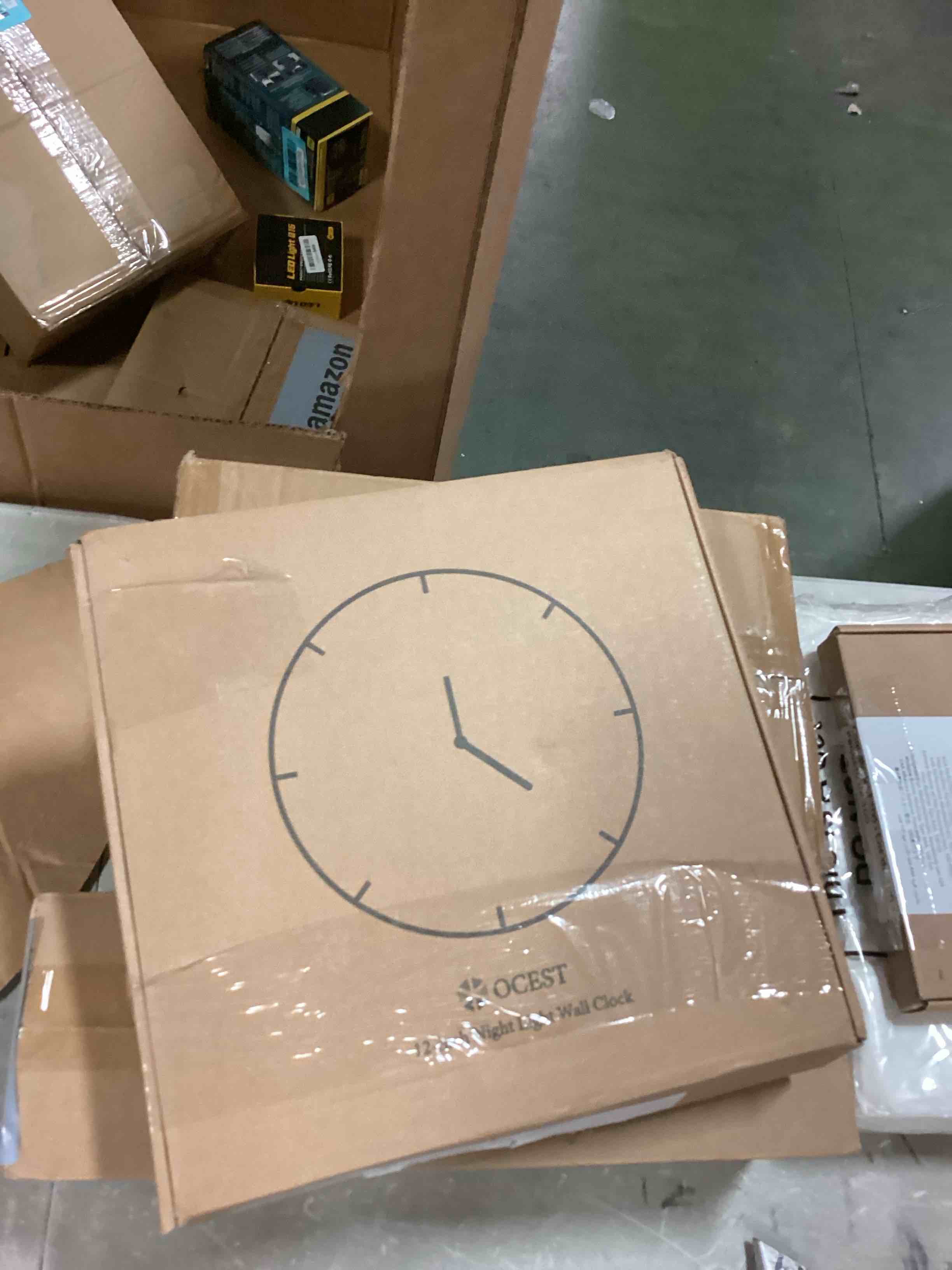 https://s3.amazonaws.com/lotting-images-prod/bidfta/BLU6481083_1719342191888.jpeg