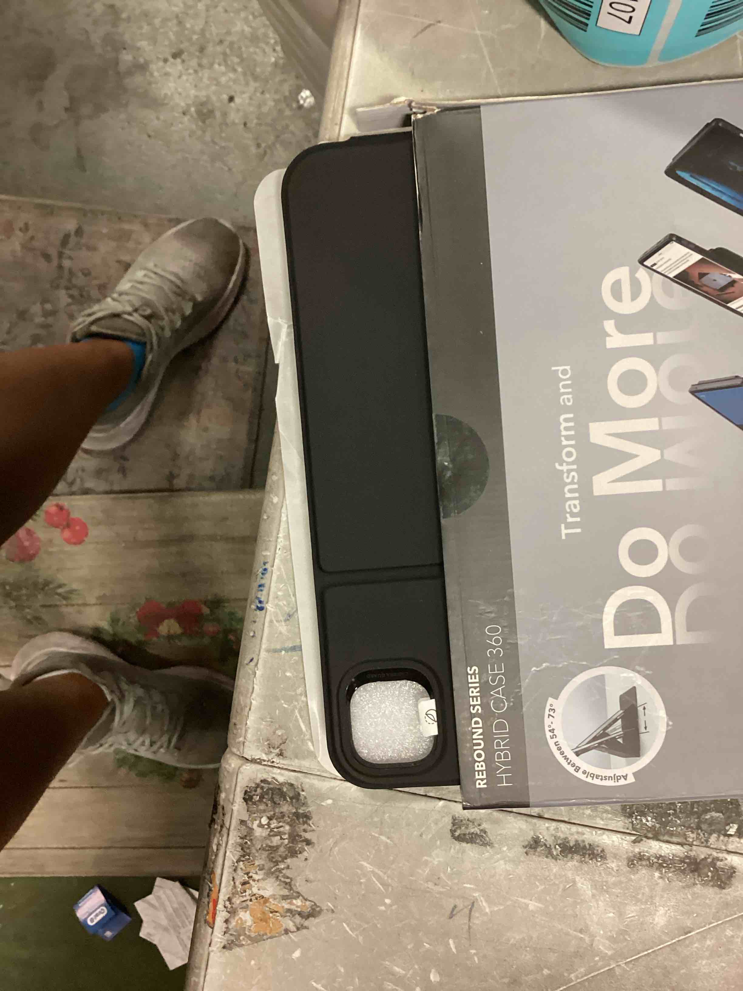 https://s3.amazonaws.com/lotting-images-prod/bidfta/BLU6481101_1719344599160.jpeg