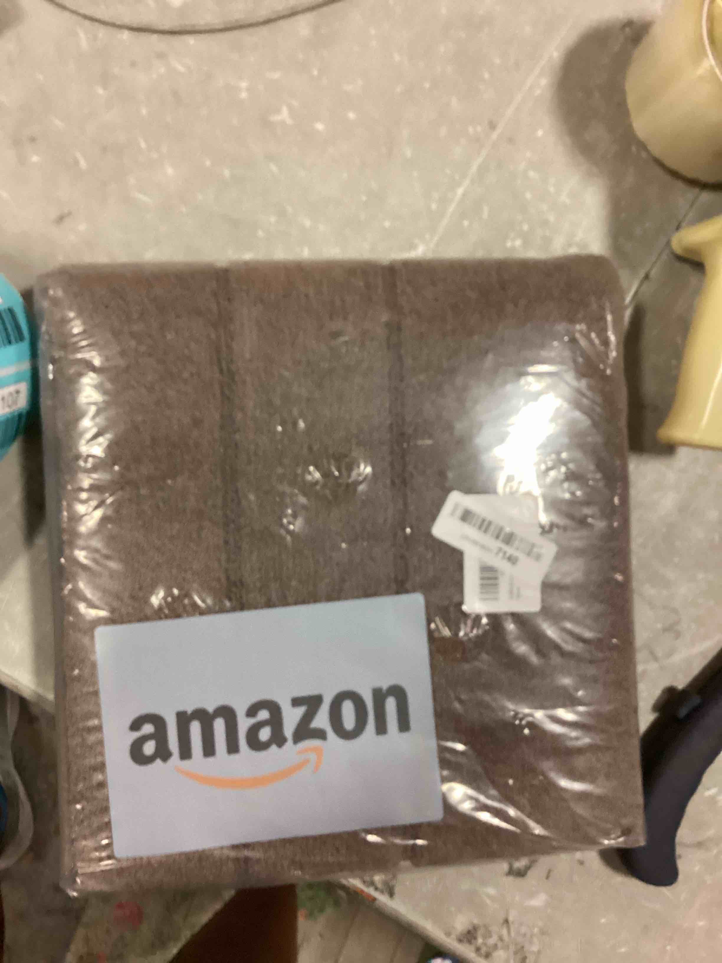 https://s3.amazonaws.com/lotting-images-prod/bidfta/BLU6481103_1719344736869.jpeg