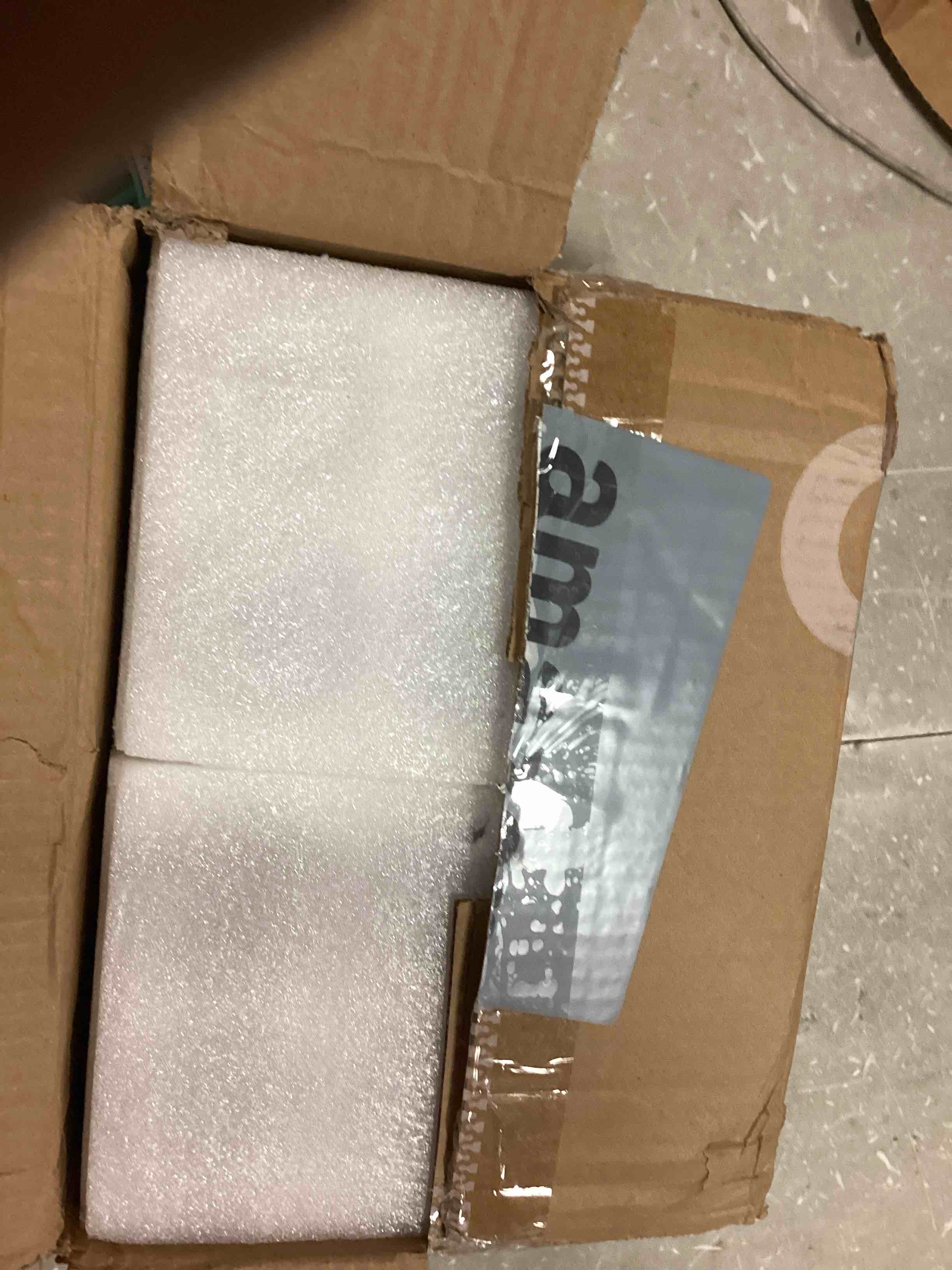 https://s3.amazonaws.com/lotting-images-prod/bidfta/BLU6481107_1719345180635.jpeg