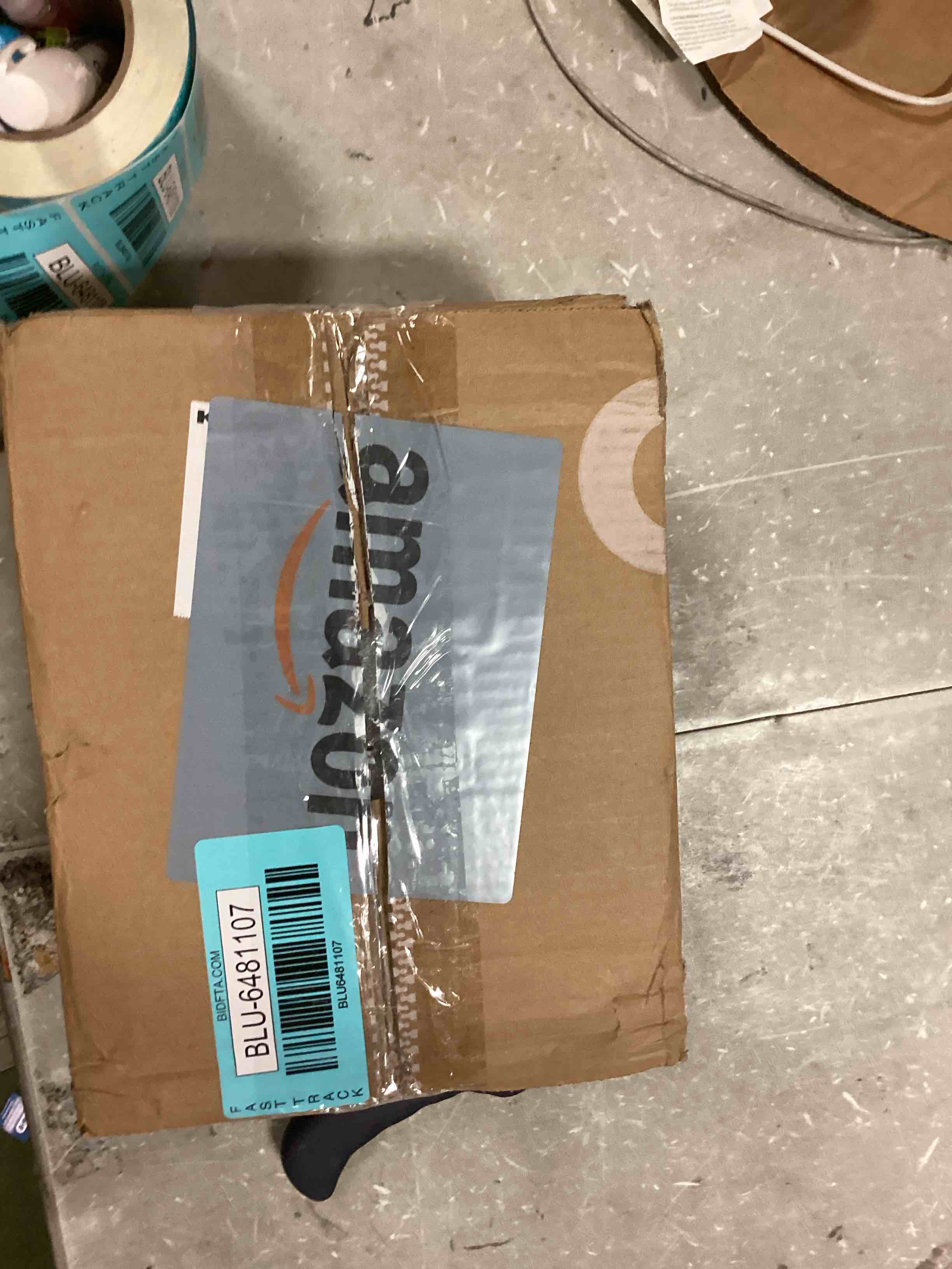 https://s3.amazonaws.com/lotting-images-prod/bidfta/BLU6481107_1719345189438.jpeg