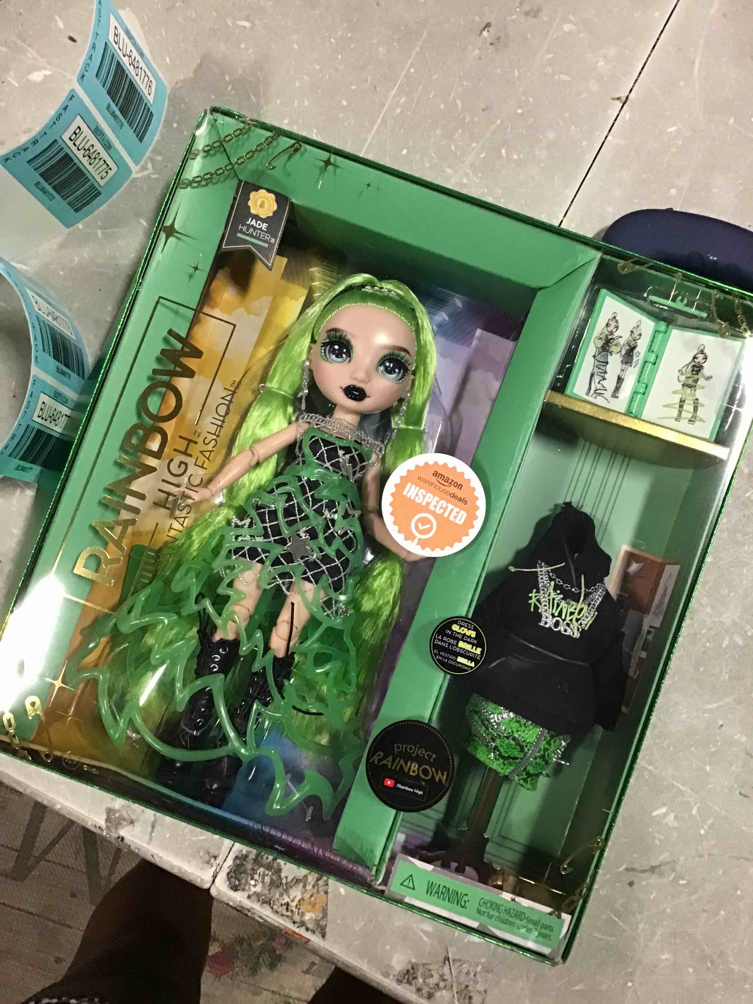 Rainbow High Fantastic Fashion Jade Hunter - Green 11” Fashion Doll and Playset with 2 Complete Doll Outfits, and Fashion Play Accessories, Great Gift for Kids 4-12 Years Old