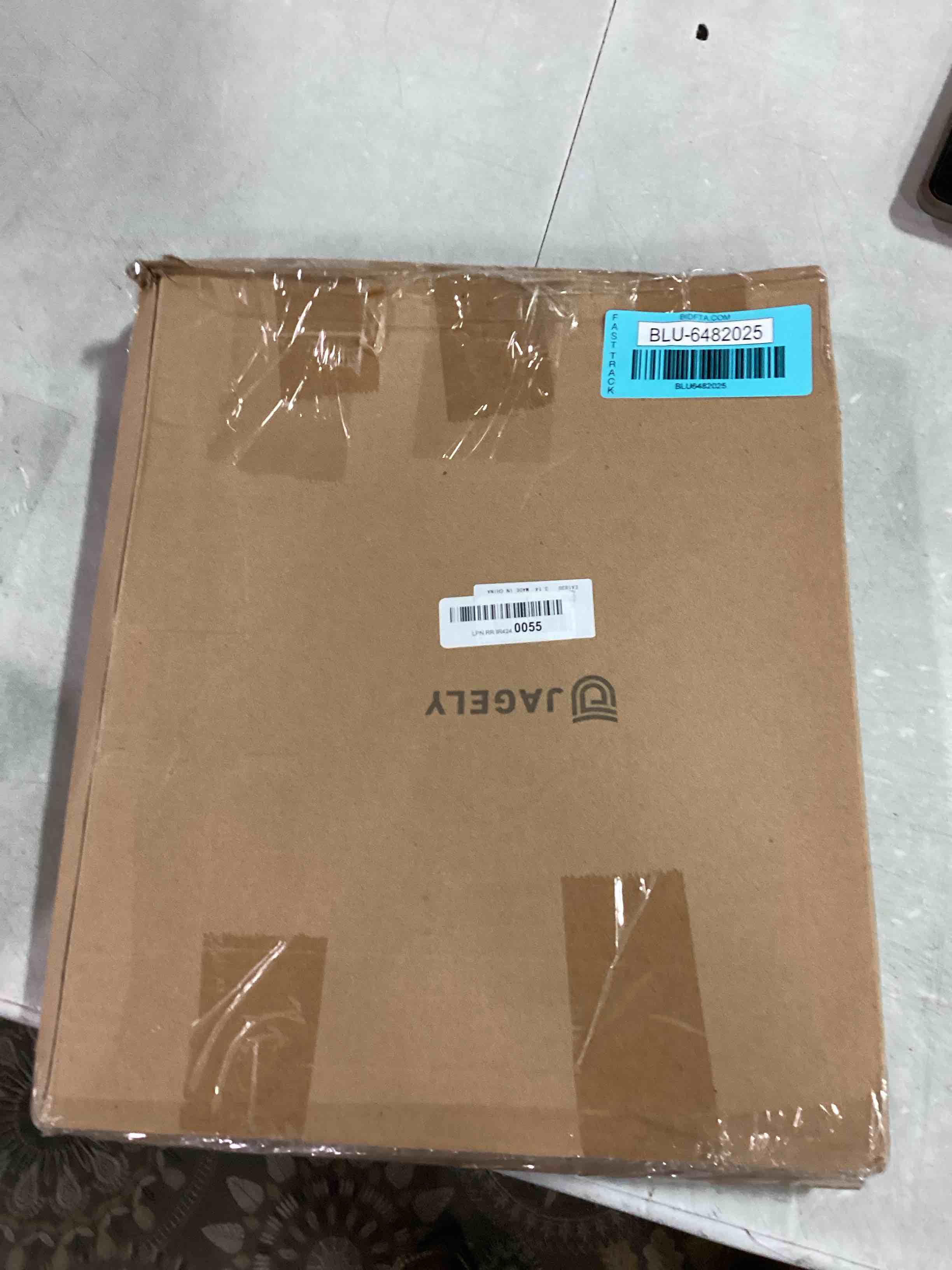 https://s3.amazonaws.com/lotting-images-prod/bidfta/BLU6482025_1718891193911.jpeg