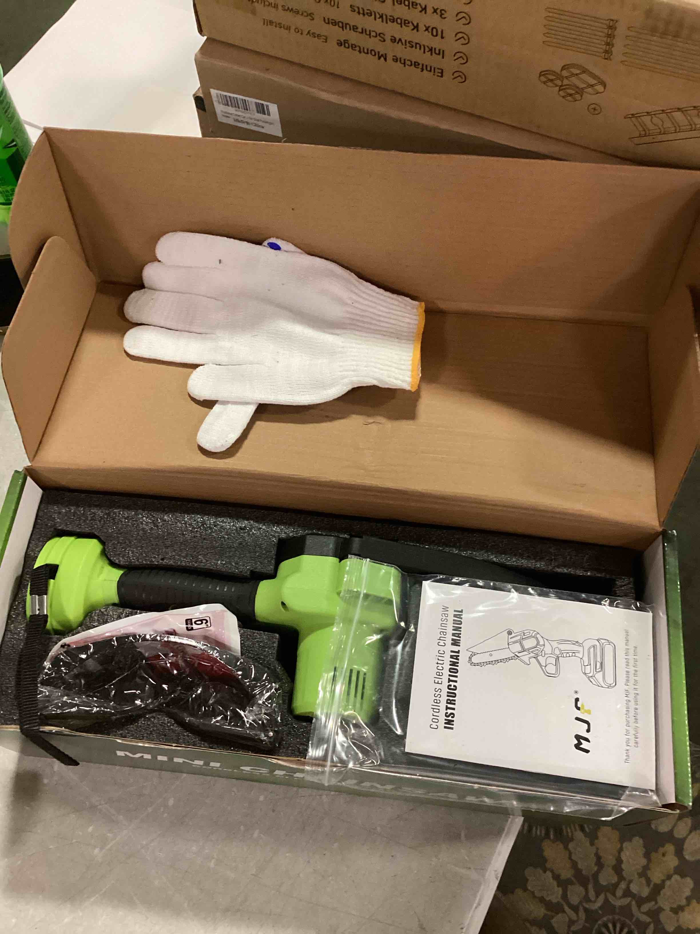 https://s3.amazonaws.com/lotting-images-prod/bidfta/BLU6482111_1718898954713.jpeg