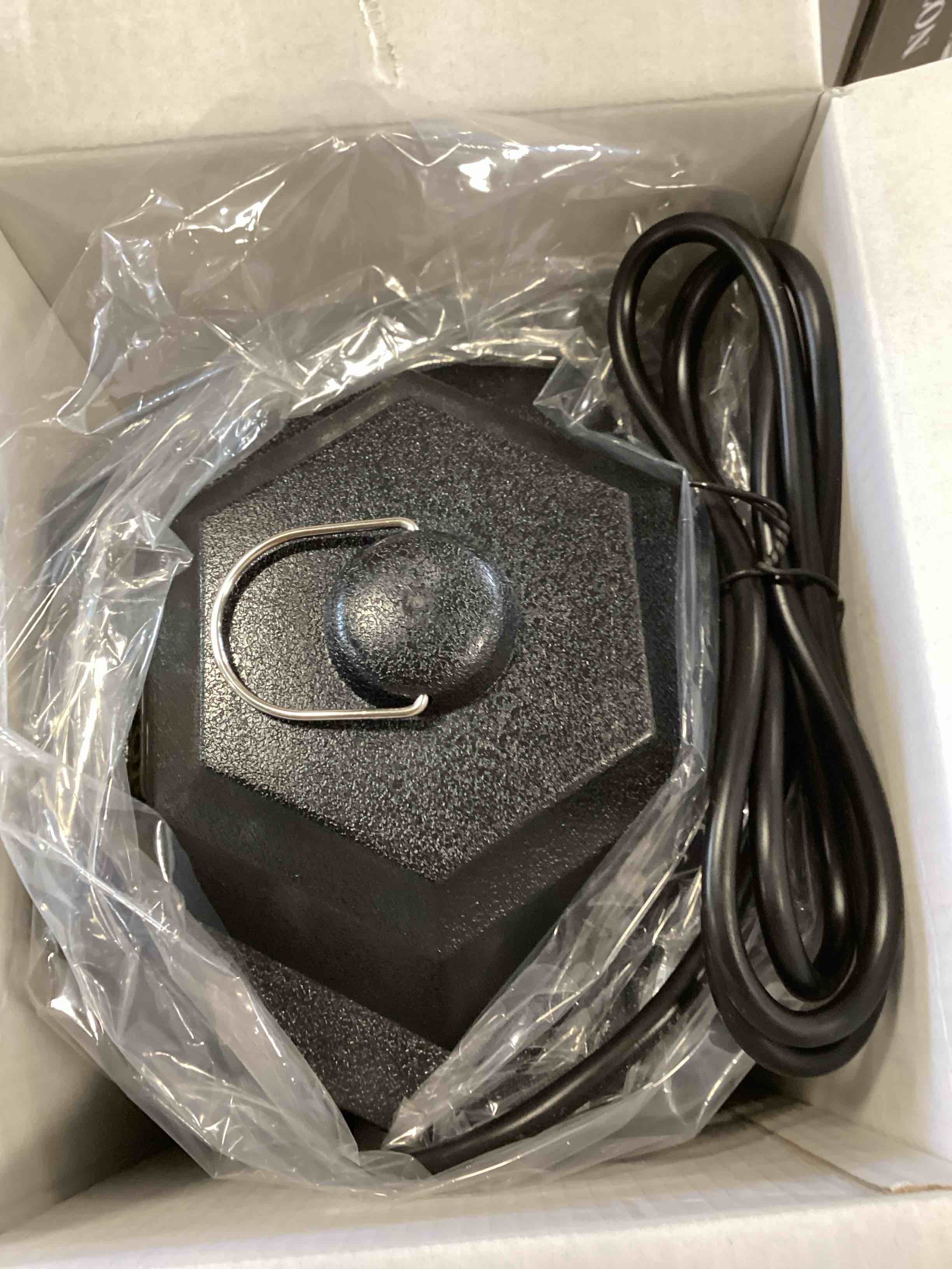 https://s3.amazonaws.com/lotting-images-prod/bidfta/BLU6482591_1719333696892.jpeg