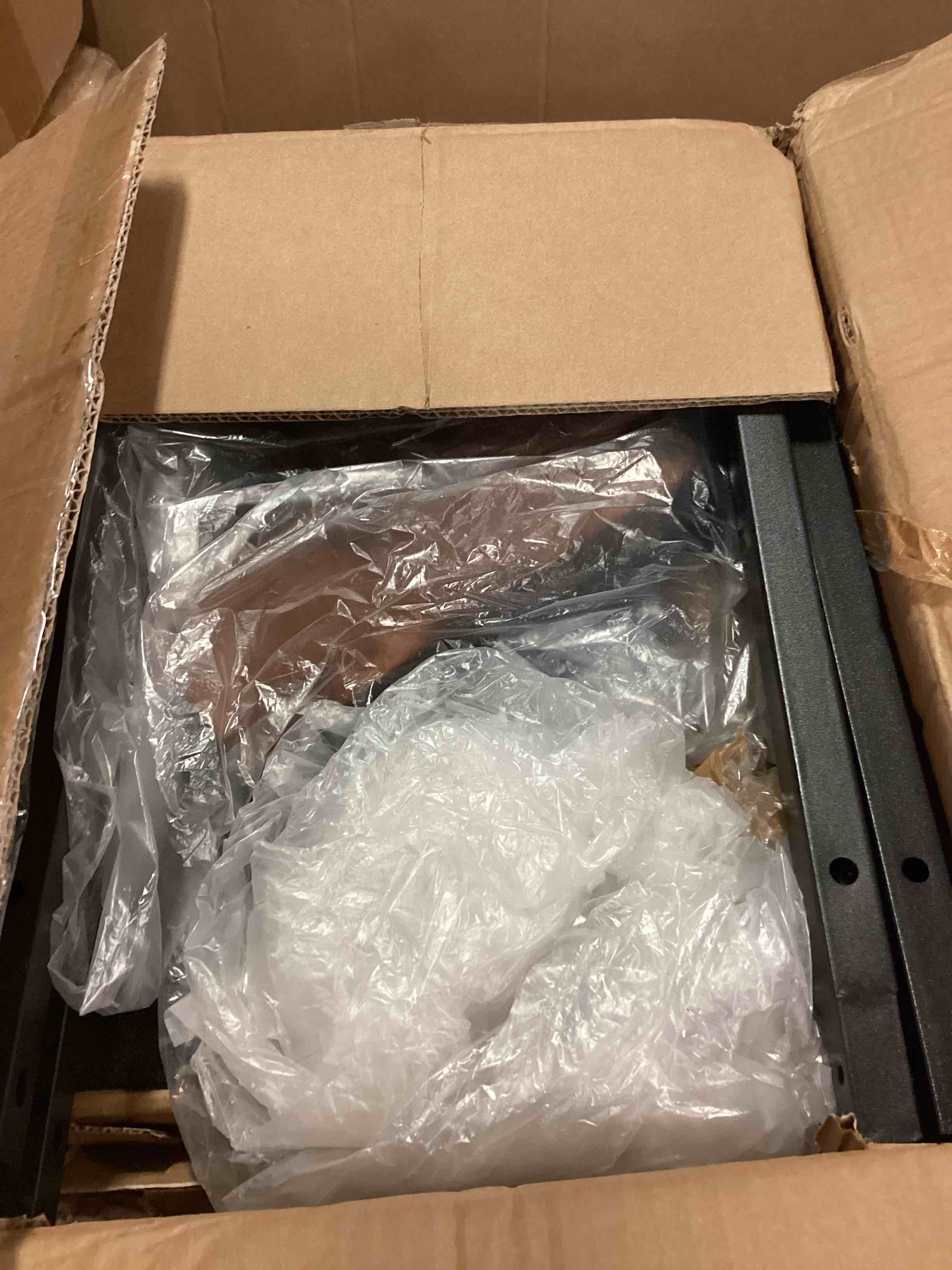 https://s3.amazonaws.com/lotting-images-prod/bidfta/BLU6485573_1718912179123.jpeg